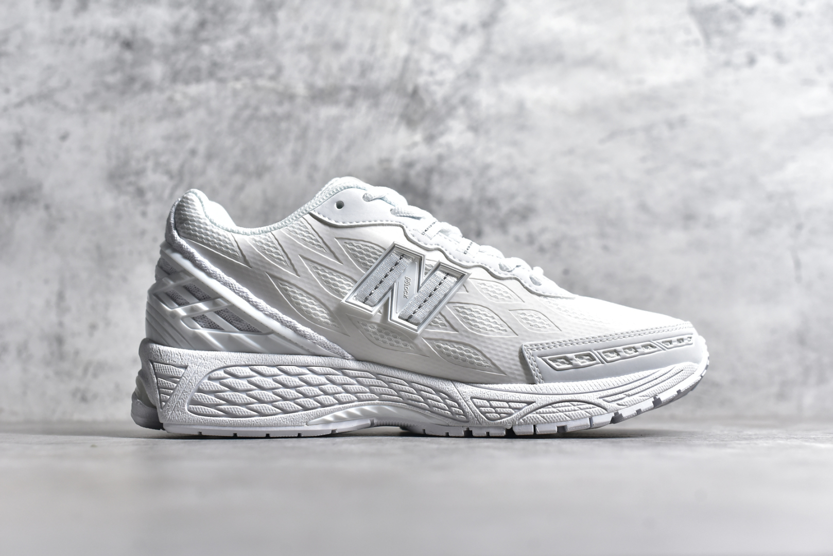 图片[3]-#New Balance M1906R”Fantom Fit“系列低帮复古老爹风休闲运动慢跑鞋采用热熔工艺透气网眼衬垫织物鞋面材质，T-Beam大底提供足步弓支撑,保持步态稳定，后跟搭载外露缓震胶❗ 尺码：36 37 37.5 38 38.5 39.5 40 40.5 41.5 42 42.5 43 44 45 货号：U1906WFC-选品中心