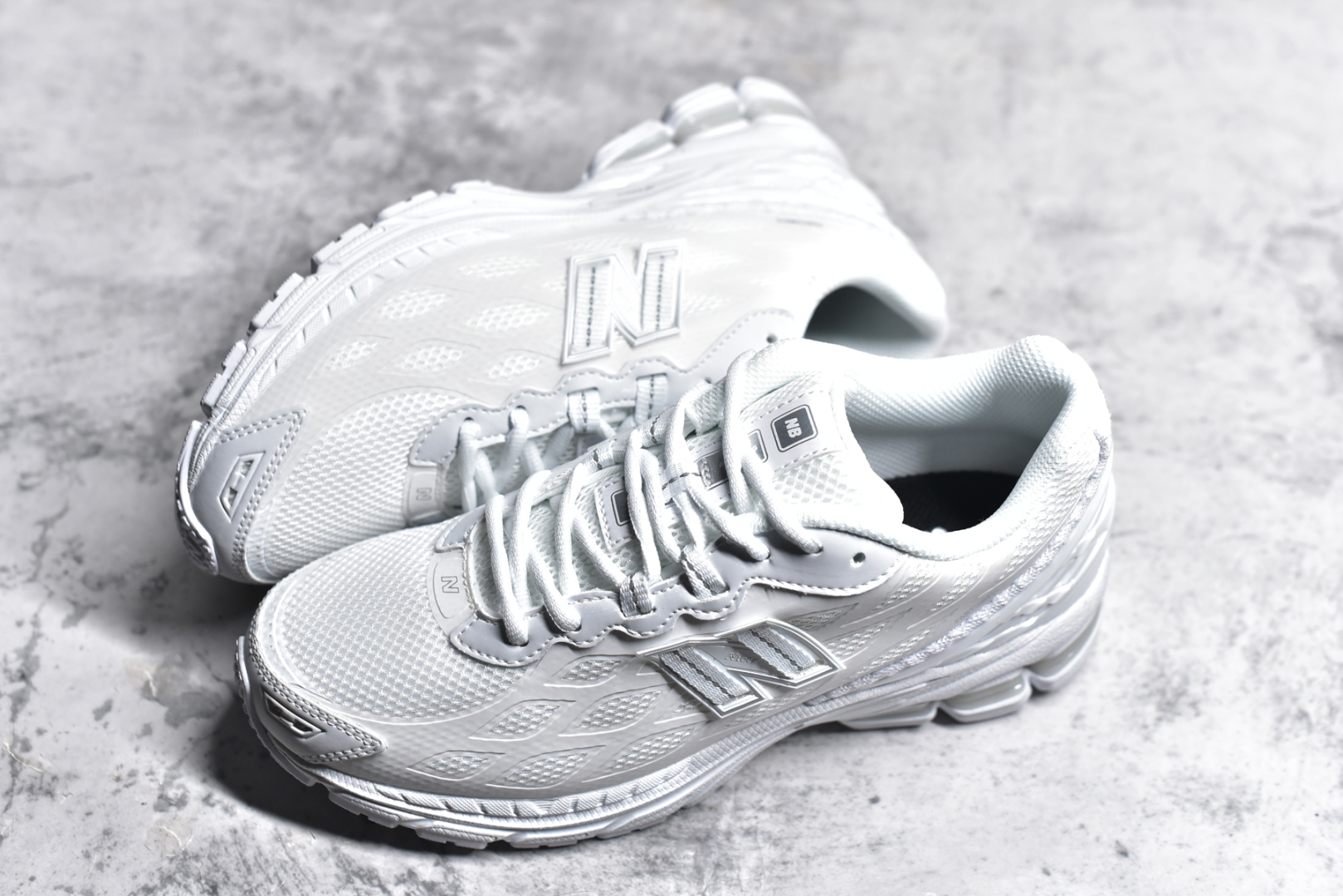 图片[7]-#New Balance M1906R”Fantom Fit“系列低帮复古老爹风休闲运动慢跑鞋采用热熔工艺透气网眼衬垫织物鞋面材质，T-Beam大底提供足步弓支撑,保持步态稳定，后跟搭载外露缓震胶❗ 尺码：36 37 37.5 38 38.5 39.5 40 40.5 41.5 42 42.5 43 44 45 货号：U1906WFC-选品中心