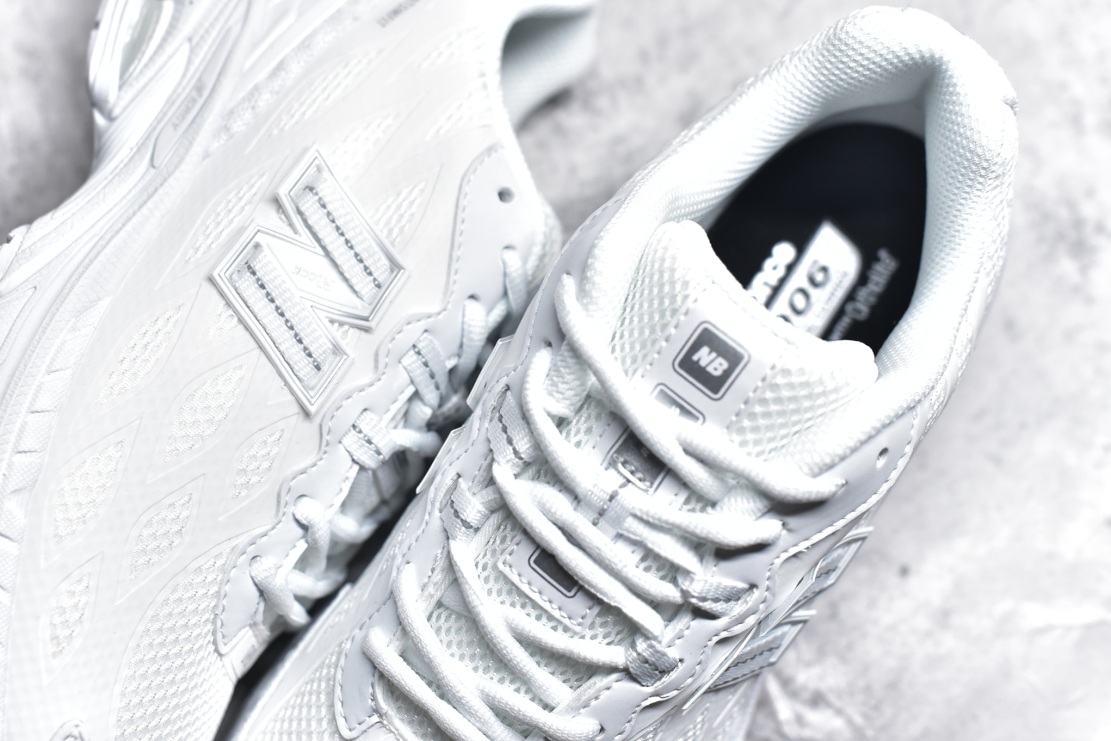 图片[9]-#New Balance M1906R”Fantom Fit“系列低帮复古老爹风休闲运动慢跑鞋采用热熔工艺透气网眼衬垫织物鞋面材质，T-Beam大底提供足步弓支撑,保持步态稳定，后跟搭载外露缓震胶❗ 尺码：36 37 37.5 38 38.5 39.5 40 40.5 41.5 42 42.5 43 44 45 货号：U1906WFC-选品中心