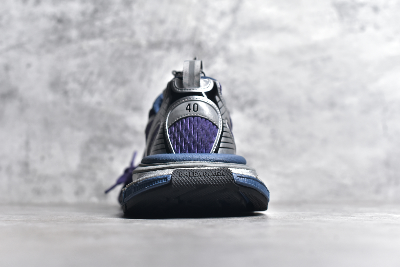 图片[5]-#BALENCIAGA 3XL Sneakers 巴黎世家十代网布系带低帮走秀复古老爹鞋 全套原纸板楦头开发 最原汁原味的灵魂版型 全鞋荧光划线卡点 胶水把控整洁度追求极致完美 每一双都是工艺品 多重QC质检 超越公司货的品控标准 实实在在的免检产品 原盒原配 正确字体电绣 粗细、位置、大小正确 侧边TPU 透气孔匹配意产原版 正确分离大底 TPU软底 原版一致大底LOGO 立体感十足 原厂皮料水洗做旧 采购原厂网纱 不含皮革 网布材料和聚氨酯 磨损效果 鞋头边缘和后帮 Balenciaga 徽标 鞋面和后跟凸印尺码 鞋舌 3XL 橡胶品牌标识和反光细节 鞋帮拉袢和鞋舌拉祥 配反光细节 备用鞋带在鞋履前侧 可在穿着前取下 便于不同造型搭配 正常尺码 尺码：35 36 37 38 39 40 41 42 43 44 45 46-选品中心