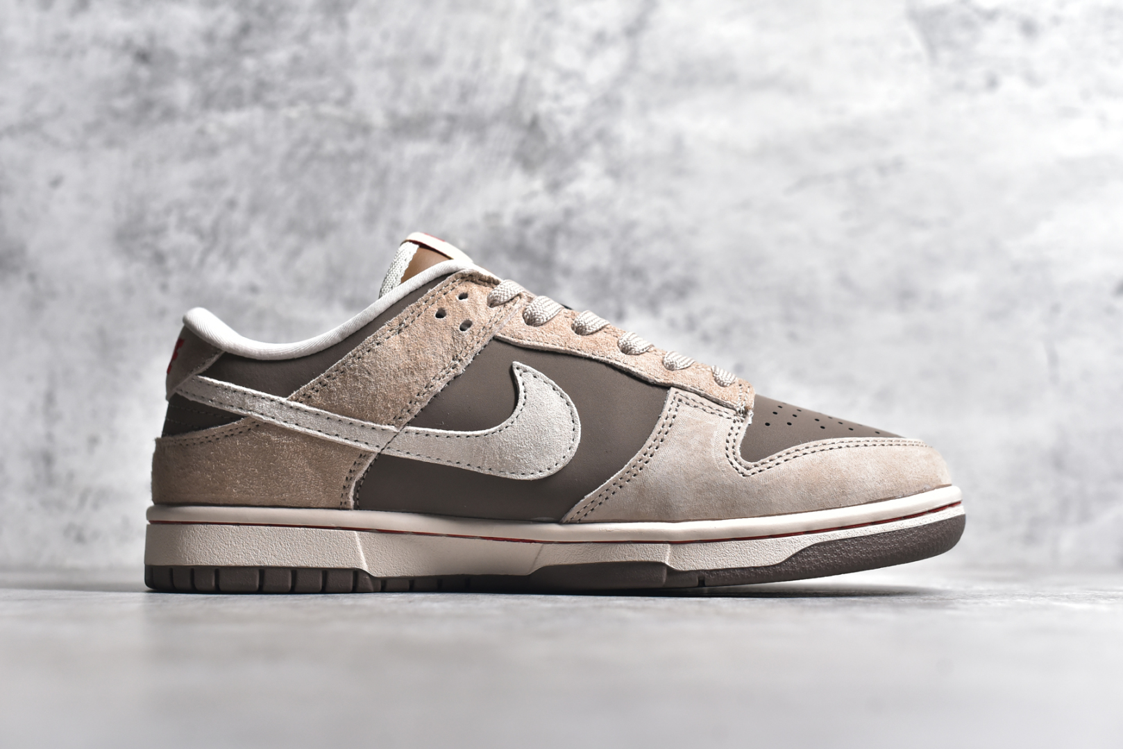 图片[3]-#NK SB Dunk Low Supreme联名蛇年限定 鹿褐猪八 周年高端定制 低帮休闲板鞋 AG3702-851 #定制鞋盒 大厂纯原品质出货 超高清洁度 皮料切割干净无任何毛边 细节完美 尺码：36 36.5 37.5 38 38.5 39 40 40.5 41 42 42.5 43 44 44.5 45-选品中心