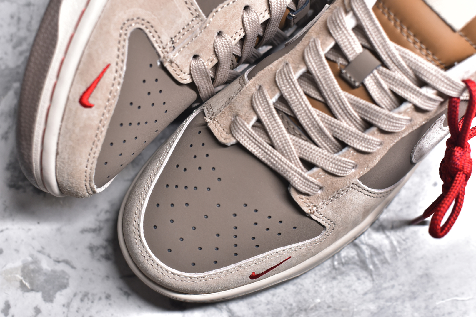 图片[8]-#NK SB Dunk Low Supreme联名蛇年限定 鹿褐猪八 周年高端定制 低帮休闲板鞋 AG3702-851 #定制鞋盒 大厂纯原品质出货 超高清洁度 皮料切割干净无任何毛边 细节完美 尺码：36 36.5 37.5 38 38.5 39 40 40.5 41 42 42.5 43 44 44.5 45-选品中心