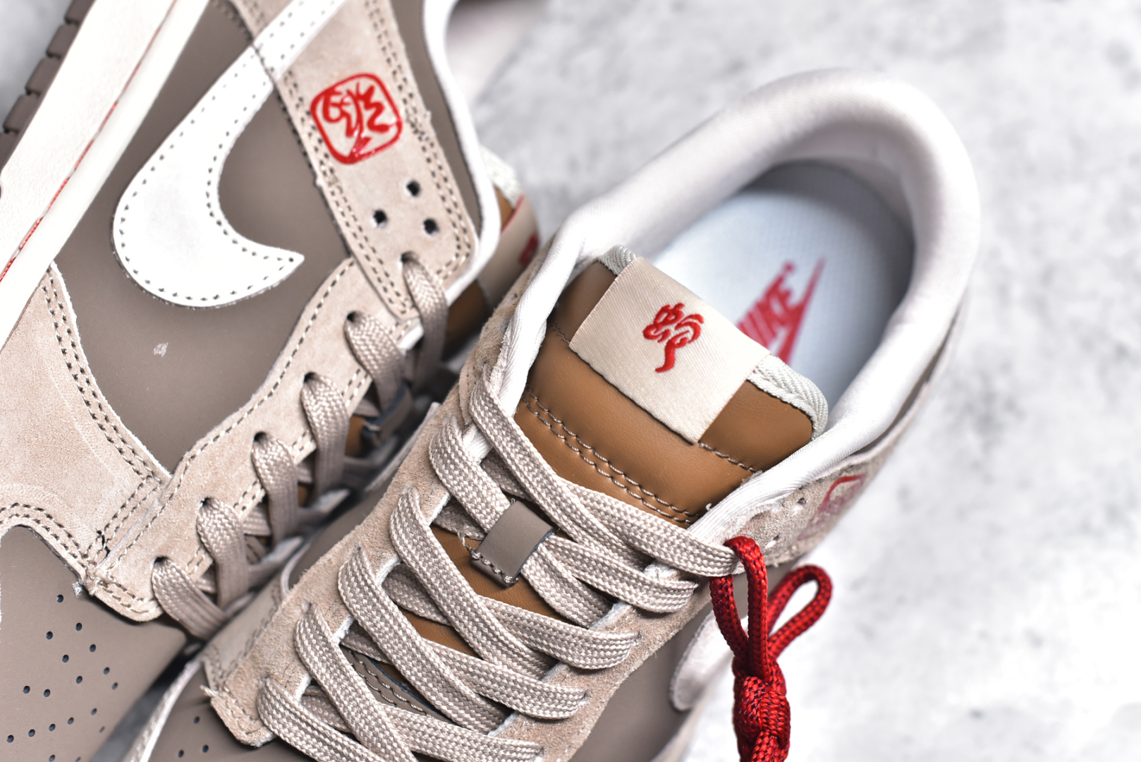 图片[9]-#NK SB Dunk Low Supreme联名蛇年限定 鹿褐猪八 周年高端定制 低帮休闲板鞋 AG3702-851 #定制鞋盒 大厂纯原品质出货 超高清洁度 皮料切割干净无任何毛边 细节完美 尺码：36 36.5 37.5 38 38.5 39 40 40.5 41 42 42.5 43 44 44.5 45-选品中心