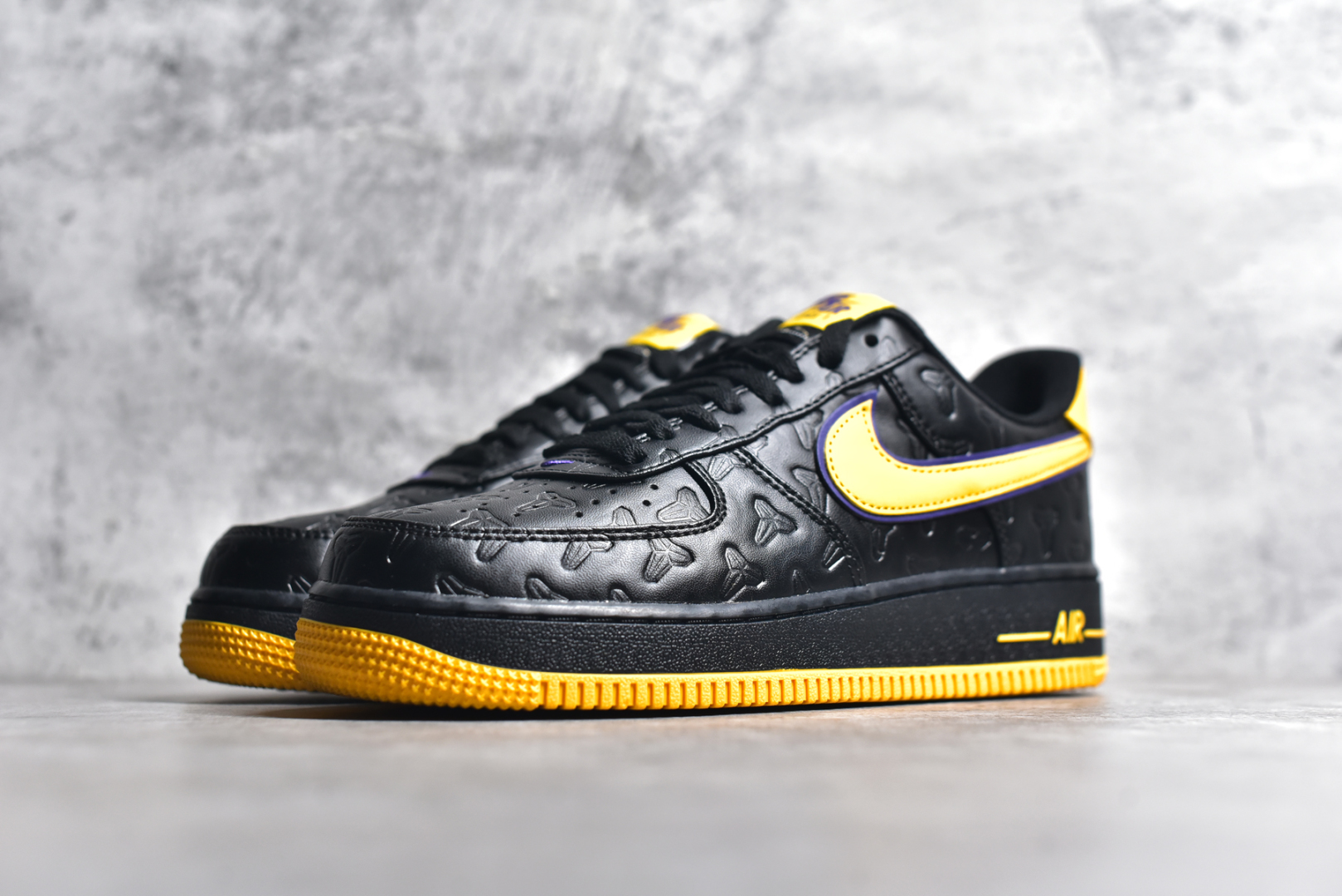 图片[2]-#NK Air Force 1\’07 Low 科比印花 空军一号低帮休闲板鞋 HV5122-001 定制皮料 原楦原纸板 正确压印细节 版型到位 价格合理 纯正空军版型 高清洁度 内置全掌气垫 推荐版本 尺码：36 36.5 37.5 38 38.5 39 40 40.5 41 42 42.5 43 44 44.5 45-选品中心