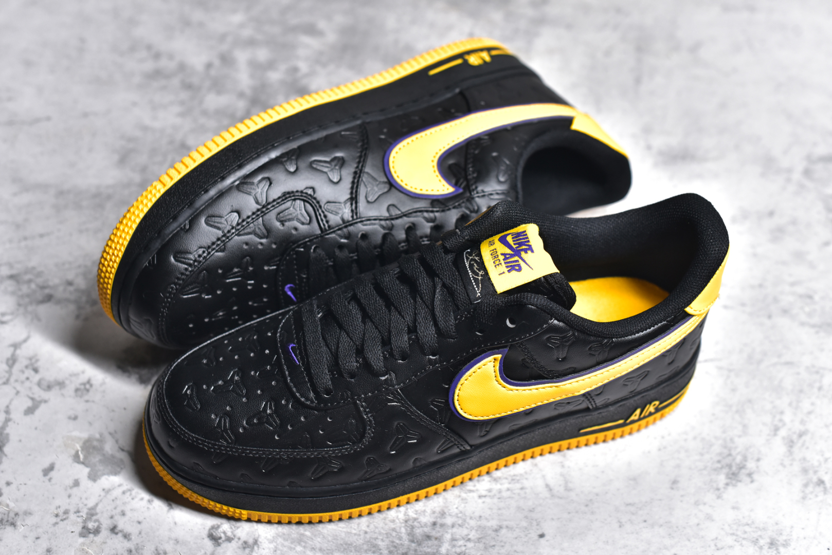 图片[7]-#NK Air Force 1\’07 Low 科比印花 空军一号低帮休闲板鞋 HV5122-001 定制皮料 原楦原纸板 正确压印细节 版型到位 价格合理 纯正空军版型 高清洁度 内置全掌气垫 推荐版本 尺码：36 36.5 37.5 38 38.5 39 40 40.5 41 42 42.5 43 44 44.5 45-选品中心