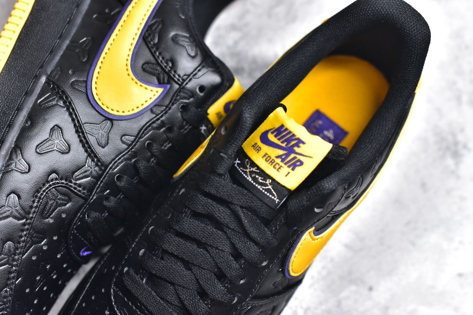图片[9]-#NK Air Force 1\’07 Low 科比印花 空军一号低帮休闲板鞋 HV5122-001 定制皮料 原楦原纸板 正确压印细节 版型到位 价格合理 纯正空军版型 高清洁度 内置全掌气垫 推荐版本 尺码：36 36.5 37.5 38 38.5 39 40 40.5 41 42 42.5 43 44 44.5 45-选品中心