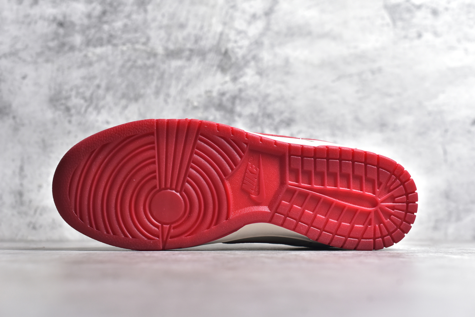 图片[6]-#NK SB Dunk Low Supreme联名蛇年限定 蛇纹红勾 周年高端定制 低帮休闲板鞋 HH7518-029 #定制鞋盒 大厂纯原品质出货 超高清洁度 皮料切割干净无任何毛边 细节完美 尺码：36 36.5 37.5 38 38.5 39 40 40.5 41 42 42.5 43 44 44.5 45-选品中心