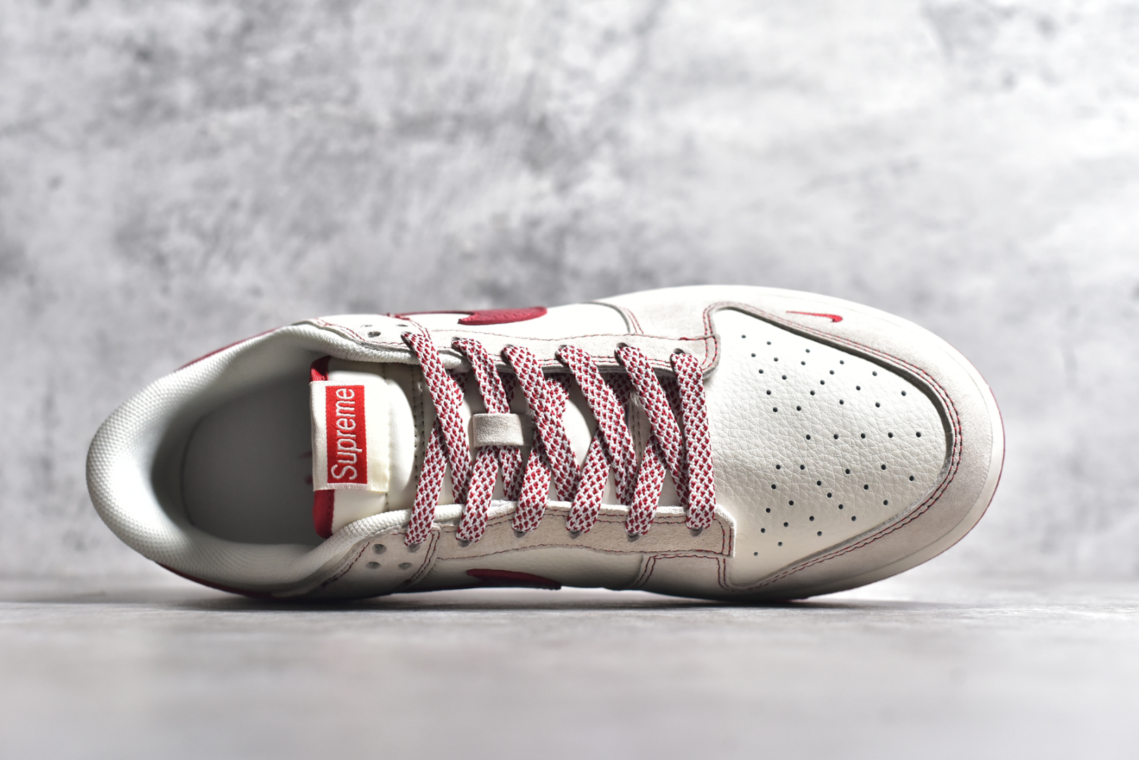 图片[4]-#NK SB Dunk Low Supreme联名蛇年限定 蛇纹红勾 周年高端定制 低帮休闲板鞋 HH7518-029 #定制鞋盒 大厂纯原品质出货 超高清洁度 皮料切割干净无任何毛边 细节完美 尺码：36 36.5 37.5 38 38.5 39 40 40.5 41 42 42.5 43 44 44.5 45-选品中心