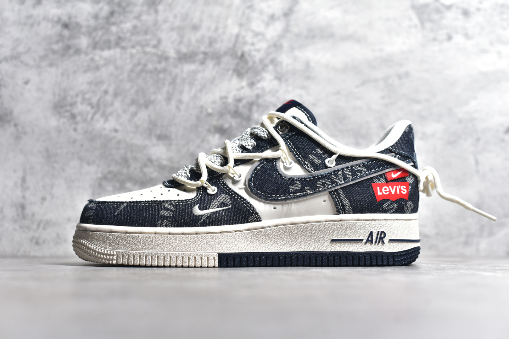 #NK Air Force 1\’07 Low 李维斯联名 浅蓝牛仔抽绳 空军一号低帮休闲板鞋 SJ1198-900 #原楦头原纸板 原装鞋盒 定制五金配件 内置全掌气垫 原厂鞋底 尺码：36 36.5 37.5 38 38.5 39 40 40.5 41 42 42.5 43 44 44.5 45-选品中心