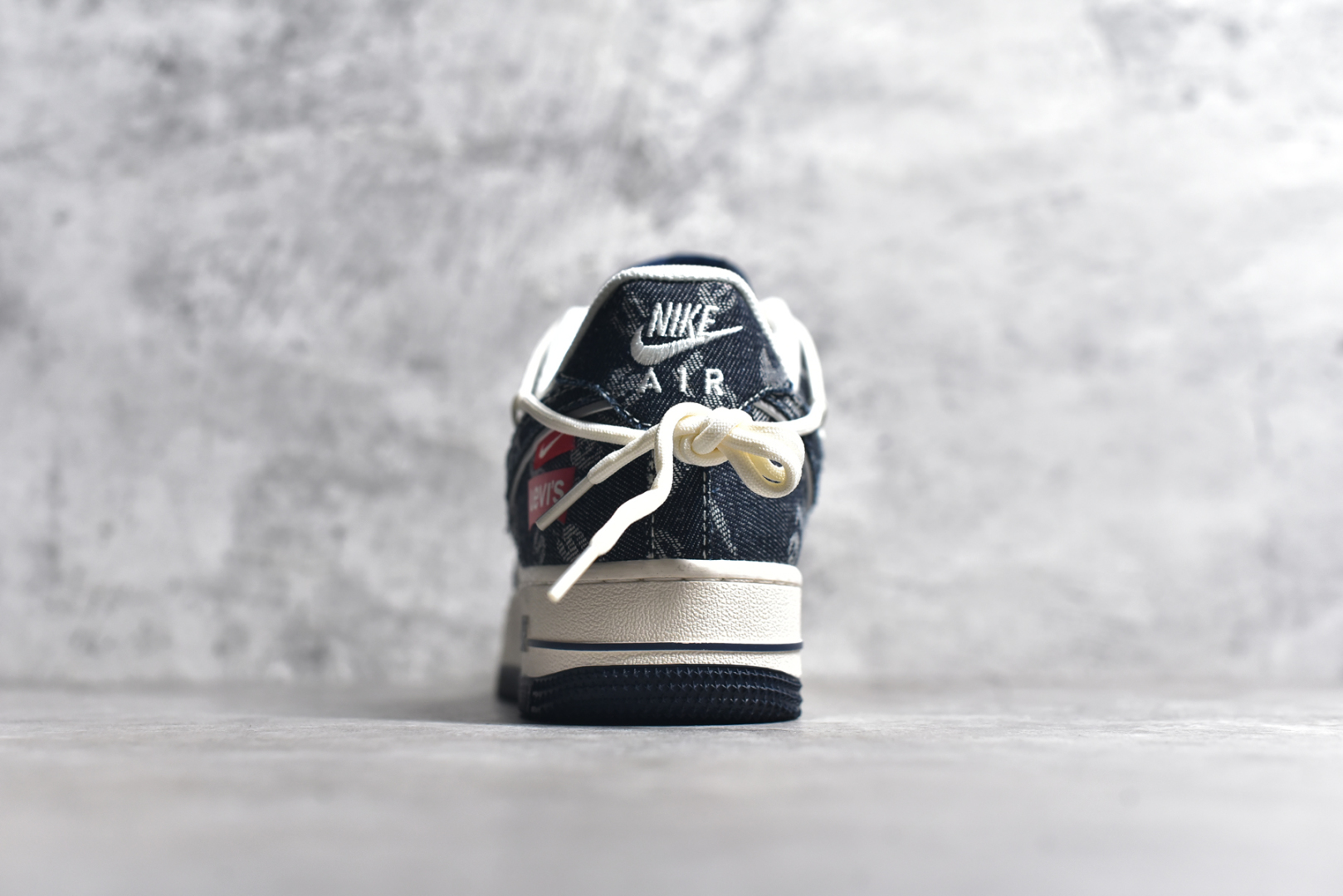 图片[5]-#NK Air Force 1\’07 Low 李维斯联名 浅蓝牛仔抽绳 空军一号低帮休闲板鞋 SJ1198-900 #原楦头原纸板 原装鞋盒 定制五金配件 内置全掌气垫 原厂鞋底 尺码：36 36.5 37.5 38 38.5 39 40 40.5 41 42 42.5 43 44 44.5 45-选品中心
