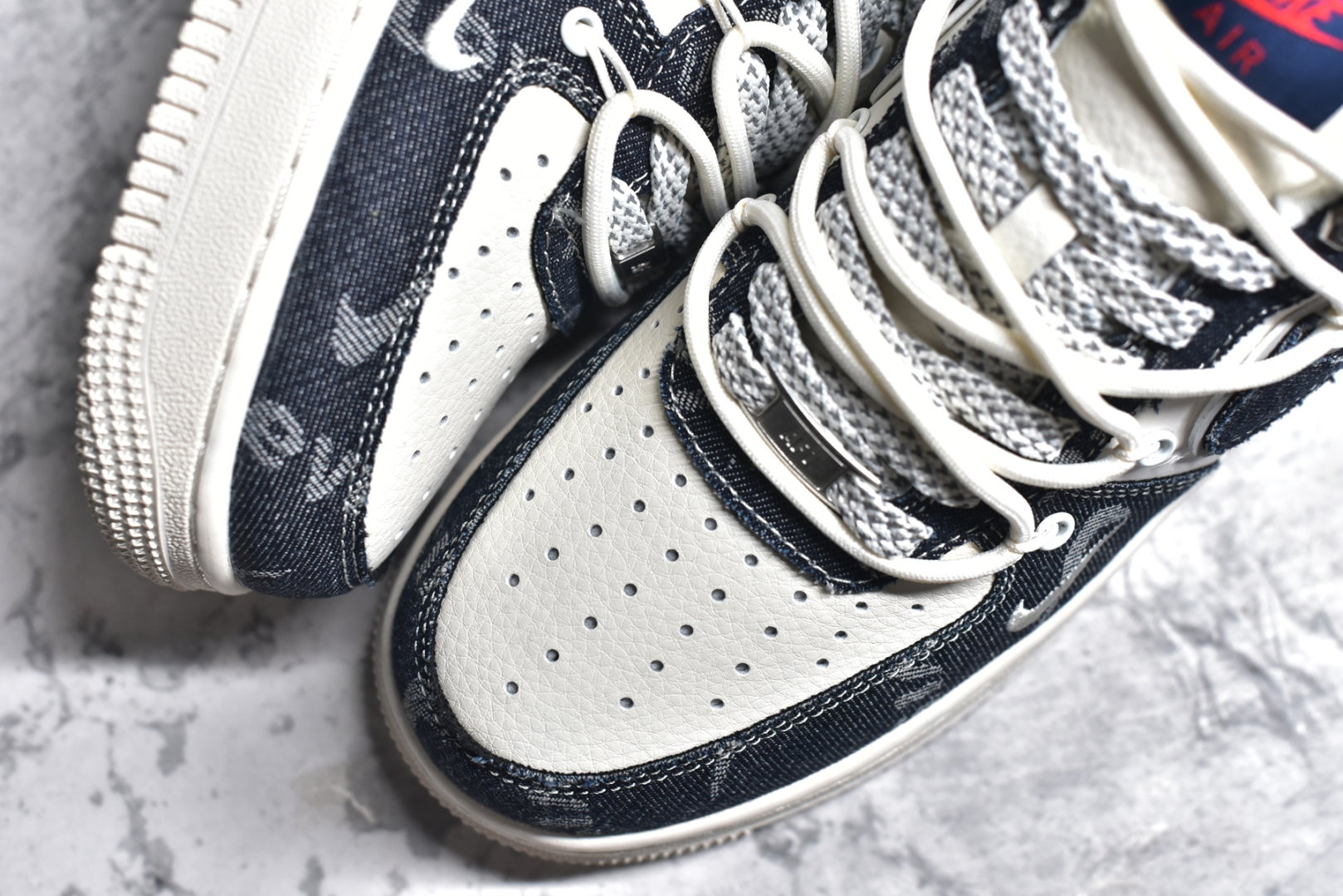 图片[8]-#NK Air Force 1\’07 Low 李维斯联名 浅蓝牛仔抽绳 空军一号低帮休闲板鞋 SJ1198-900 #原楦头原纸板 原装鞋盒 定制五金配件 内置全掌气垫 原厂鞋底 尺码：36 36.5 37.5 38 38.5 39 40 40.5 41 42 42.5 43 44 44.5 45-选品中心