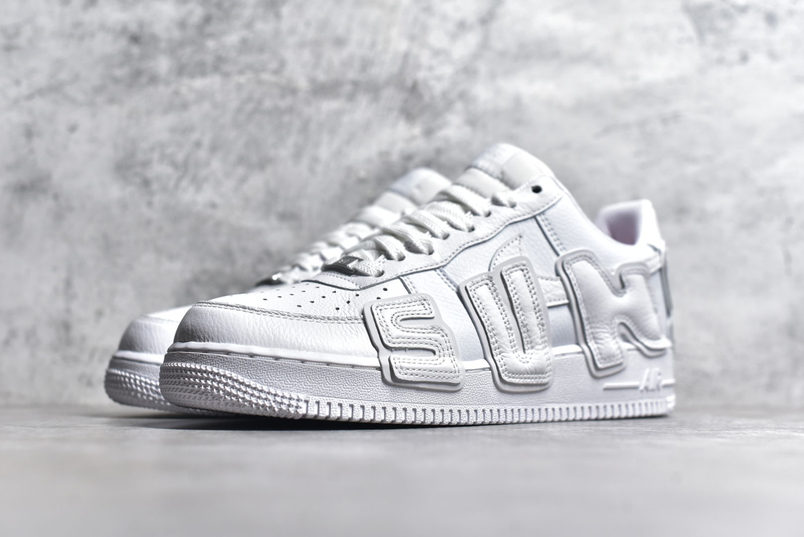 图片[2]-#纯原 CPFM x NK Air Force 1 Low 空军一号系列低帮 经典百搭休闲运动板鞋“联名放大补丁字母”近日，A$AP Bari 在其官方社交媒体上预告了 Cactus Plant Flea Market 货号：FQ7069-100 尺码：36 36.5 37.5 38 38.5 39 40 40.5 41 42 42.5 43 44 44.5 45 46 47.5-选品中心