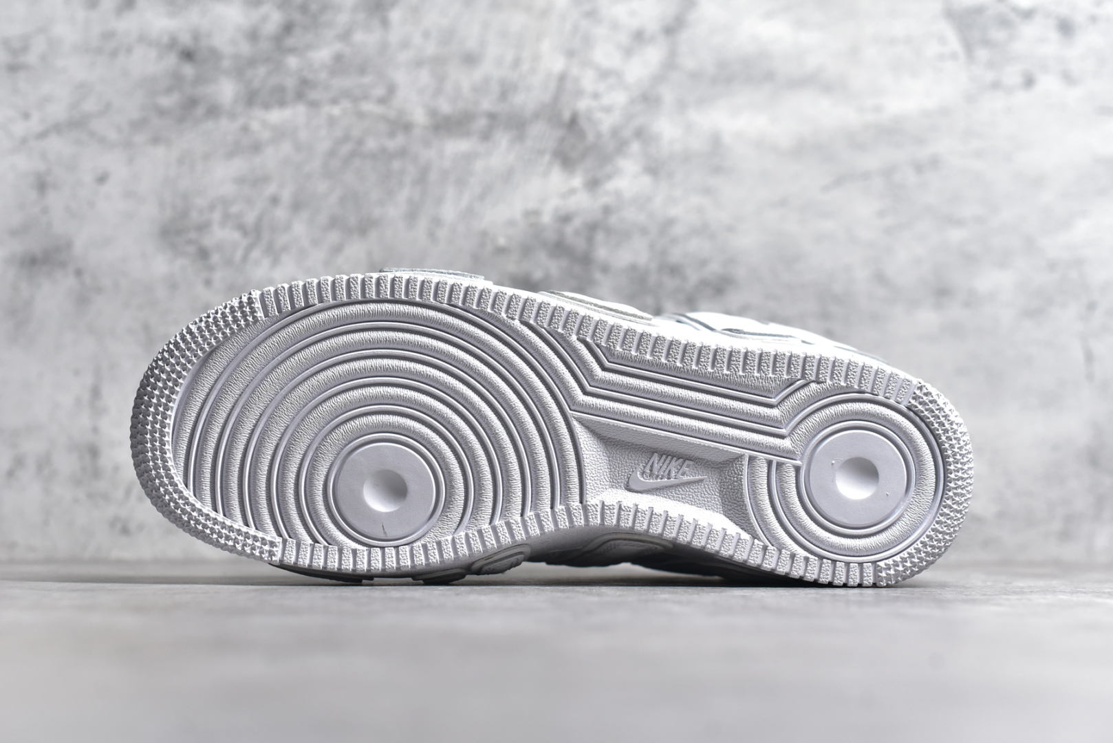 图片[6]-#纯原 CPFM x NK Air Force 1 Low 空军一号系列低帮 经典百搭休闲运动板鞋“联名放大补丁字母”近日，A$AP Bari 在其官方社交媒体上预告了 Cactus Plant Flea Market 货号：FQ7069-100 尺码：36 36.5 37.5 38 38.5 39 40 40.5 41 42 42.5 43 44 44.5 45 46 47.5-选品中心