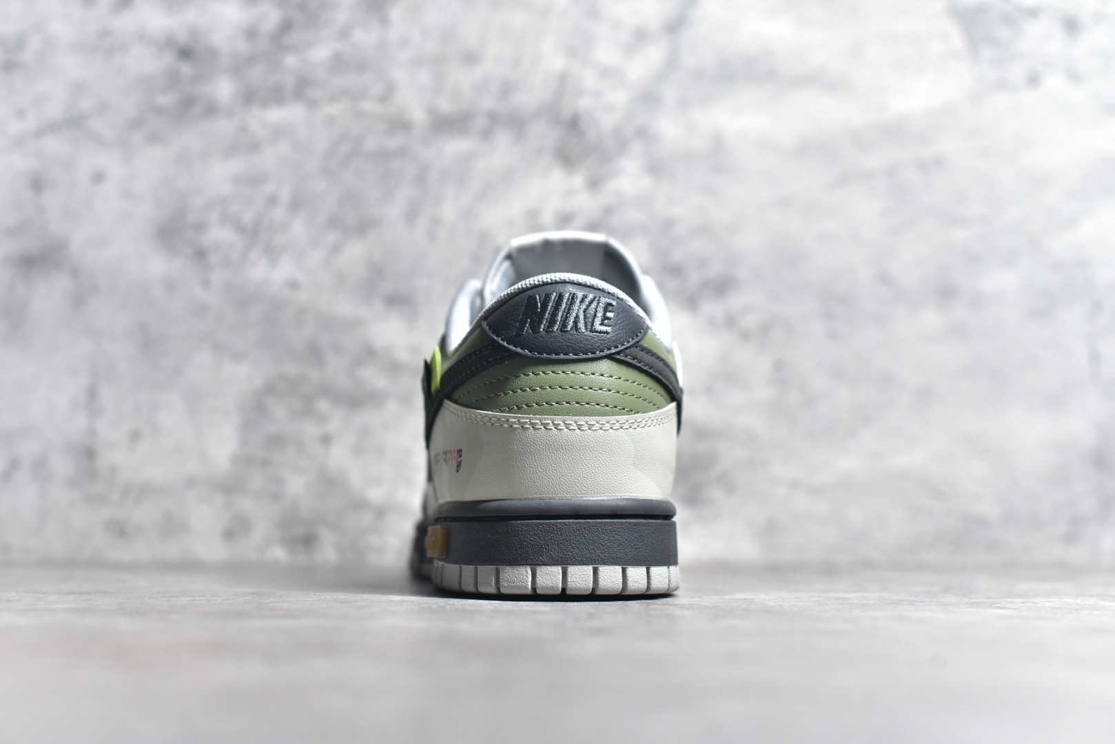 图片[5]-#NK Dunk Retro \”Grey Fog\” 熊猫恶作剧 山赴藏地 心系旷野 低帮休闲板鞋 DD1391-103 #配色整体围绕熊猫恶作剧山脉主题设计，鞋身整体采用专属颜料重新喷涂。特殊原创设计图标涂鸦装饰，添加潮流元素效果喷涂点缀。 尺码：36 36.5 37.5 38 38.5 39 40 40.5 41 42 42.5 43 44 44.5 45-选品中心