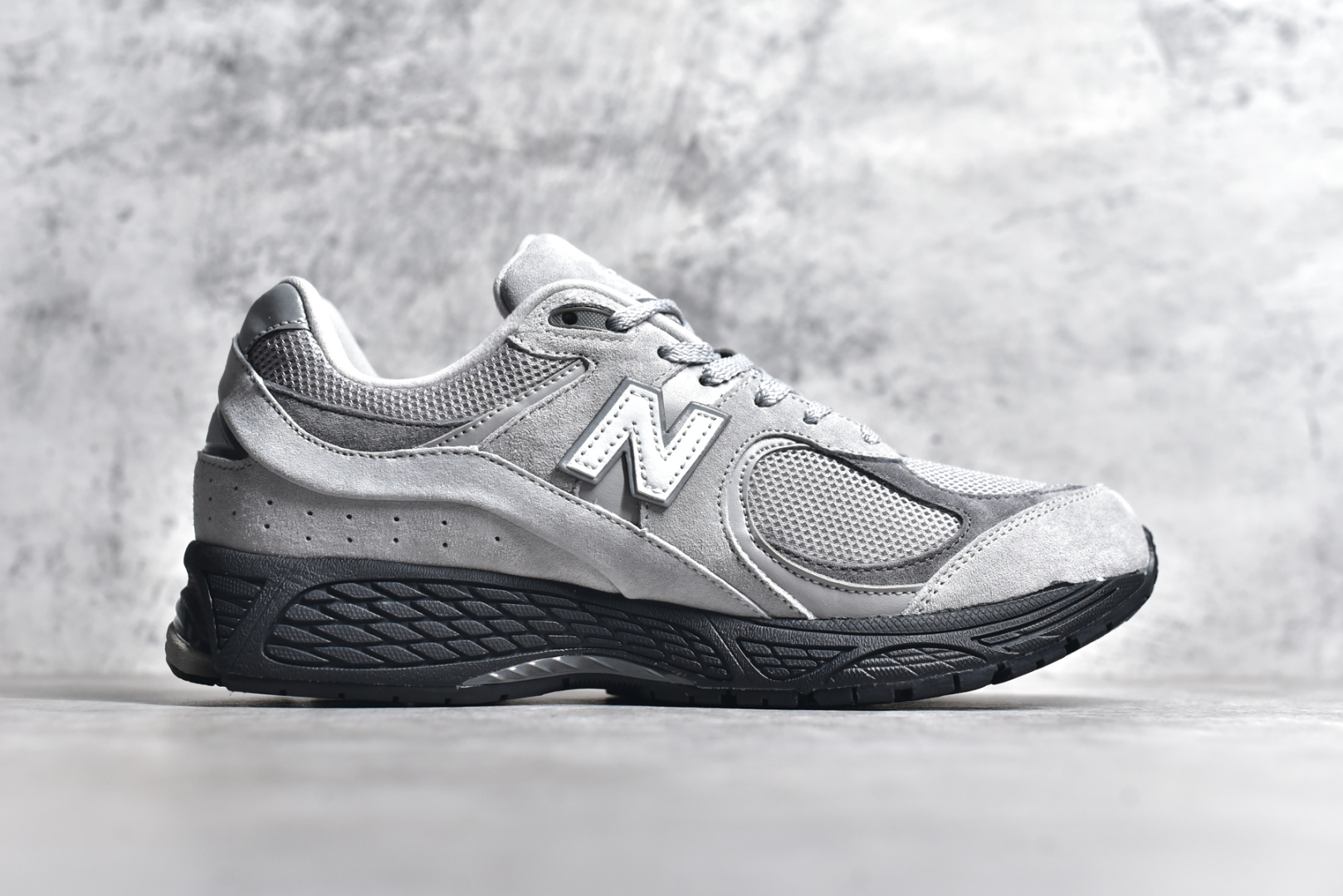 图片[3]-#New Balance WL2002 复古休闲跑步鞋 M2002RBL全新批次 细节材料升级，鞋款延续了经典科技，升级版N-ERGY缓震物料机能与材质上脚太舒适了，鞋面的柔软麂皮搭配尼龙网布，特别透气而且还复古感，不管是搭配牛仔裤还工装裤都是百搭！尺码：36 37 37.5 38 38.5 39 40 40.5 41 42 42.5 43 44 45 46.5-选品中心