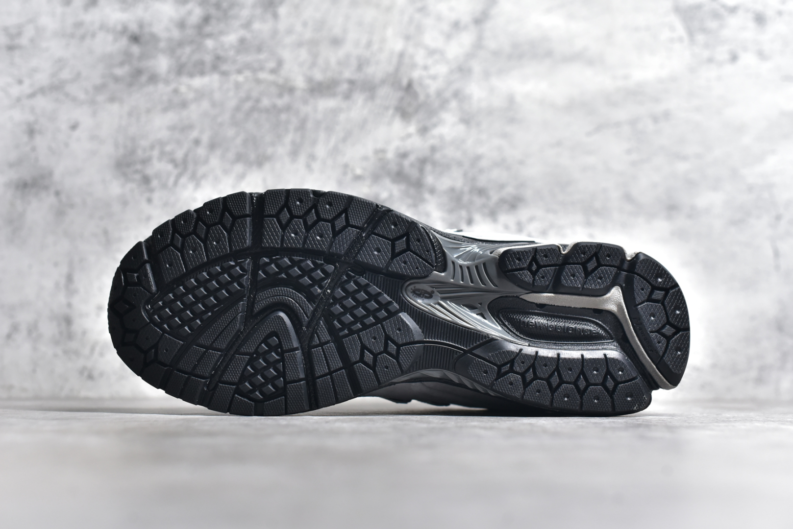 图片[6]-#New Balance WL2002 复古休闲跑步鞋 M2002RBL全新批次 细节材料升级，鞋款延续了经典科技，升级版N-ERGY缓震物料机能与材质上脚太舒适了，鞋面的柔软麂皮搭配尼龙网布，特别透气而且还复古感，不管是搭配牛仔裤还工装裤都是百搭！尺码：36 37 37.5 38 38.5 39 40 40.5 41 42 42.5 43 44 45 46.5-选品中心