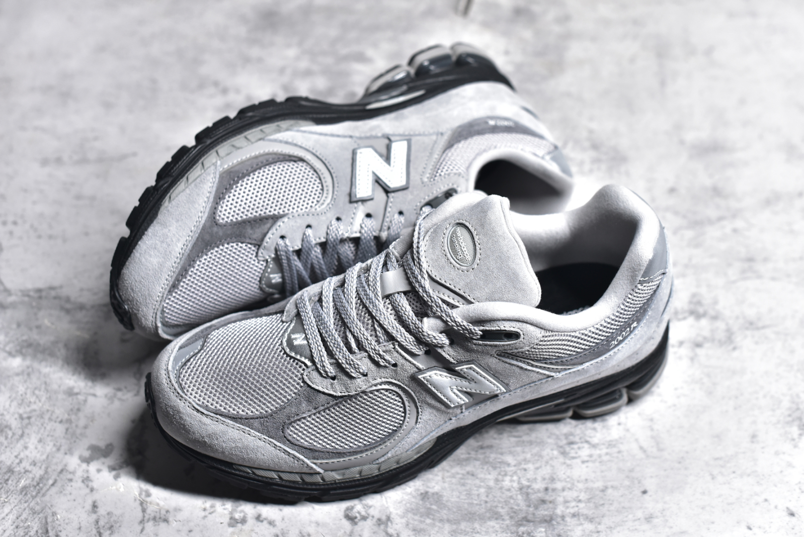 图片[7]-#New Balance WL2002 复古休闲跑步鞋 M2002RBL全新批次 细节材料升级，鞋款延续了经典科技，升级版N-ERGY缓震物料机能与材质上脚太舒适了，鞋面的柔软麂皮搭配尼龙网布，特别透气而且还复古感，不管是搭配牛仔裤还工装裤都是百搭！尺码：36 37 37.5 38 38.5 39 40 40.5 41 42 42.5 43 44 45 46.5-选品中心