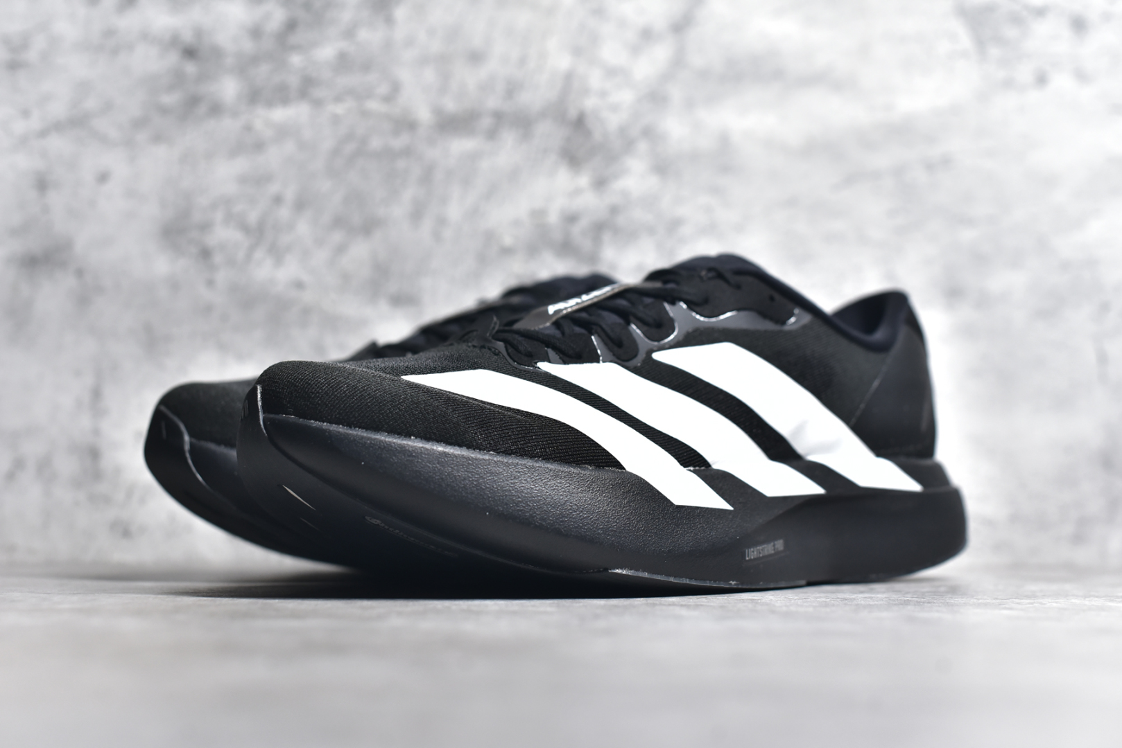 图片[2]-#AD Adizero Evo SL JH6206 阿迪超轻透气缓震跑鞋 #以令人难以置信的138克重量，刷新了跑鞋轻量化的记录，阿迪在材料科学和工艺技术上的深厚积累。 #全新鞋款采用Lightweight Upper材料，让穿着者几乎能够体验到一种\”裸足\”的感觉 尺码：39 40 40.5 41 42 42.5 43 44 44.5 45-选品中心