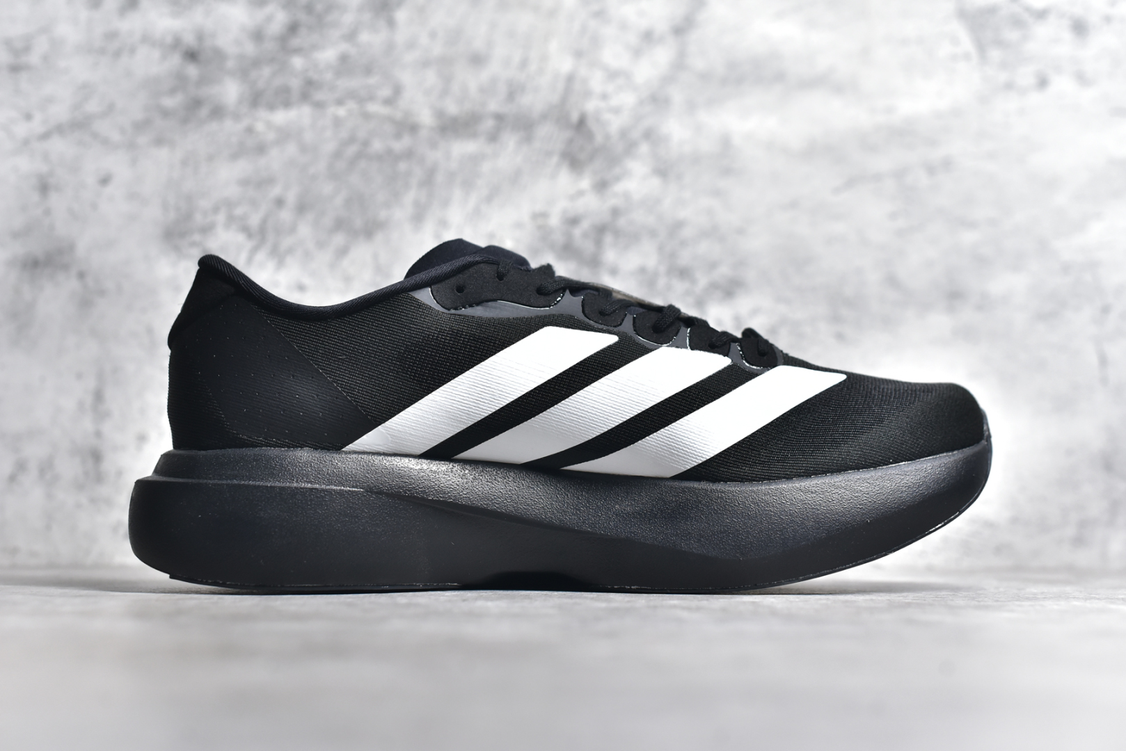 图片[3]-#AD Adizero Evo SL JH6206 阿迪超轻透气缓震跑鞋 #以令人难以置信的138克重量，刷新了跑鞋轻量化的记录，阿迪在材料科学和工艺技术上的深厚积累。 #全新鞋款采用Lightweight Upper材料，让穿着者几乎能够体验到一种\”裸足\”的感觉 尺码：39 40 40.5 41 42 42.5 43 44 44.5 45-选品中心