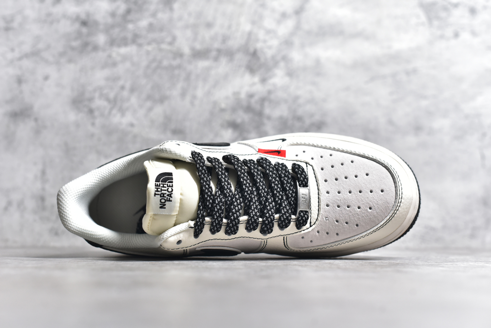 图片[4]-#NK Air Force 1\’07 Low 北面联名 米黑红标 空军一号低帮休闲板鞋 BB7518-010 #原楦头原纸板 原装鞋盒 定制五金配件 内置全掌气垫 原厂鞋底 尺码：36 36.5 37.5 38 38.5 39 40 40.5 41 42 42.5 43 44 44.5 45-选品中心