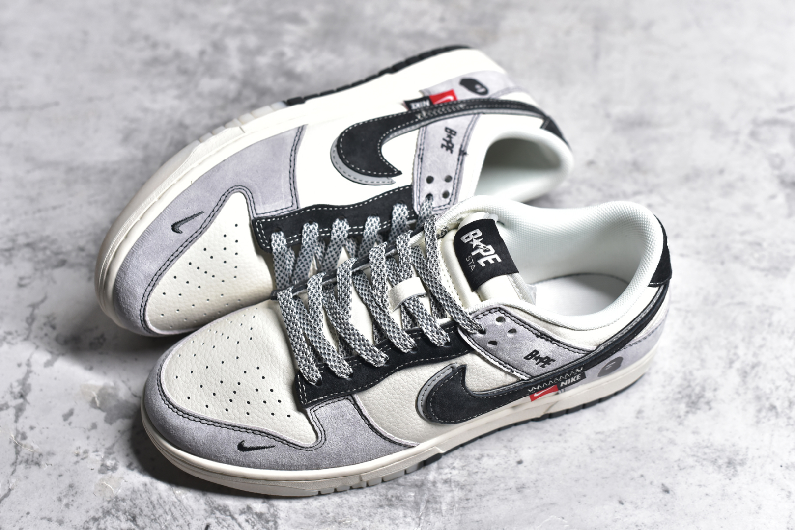 图片[7]-#NK SB Dunk Low x BAPE 白灰黑双钩满天星 纯原大厂出品 极力推荐👏 原装头层材料 独家版型蒸餾加工 帶來的是更好的视觉和脚感体验 大厂纯原品质出货 清洁度 电绣工艺 皮料切割干净无任何毛边 细节完美 货号：DM6868 031XK 尺码：36 36.5 37.5 38 38.5 39 40 40.5 41 42 42.5 43 44 44.5 45-选品中心