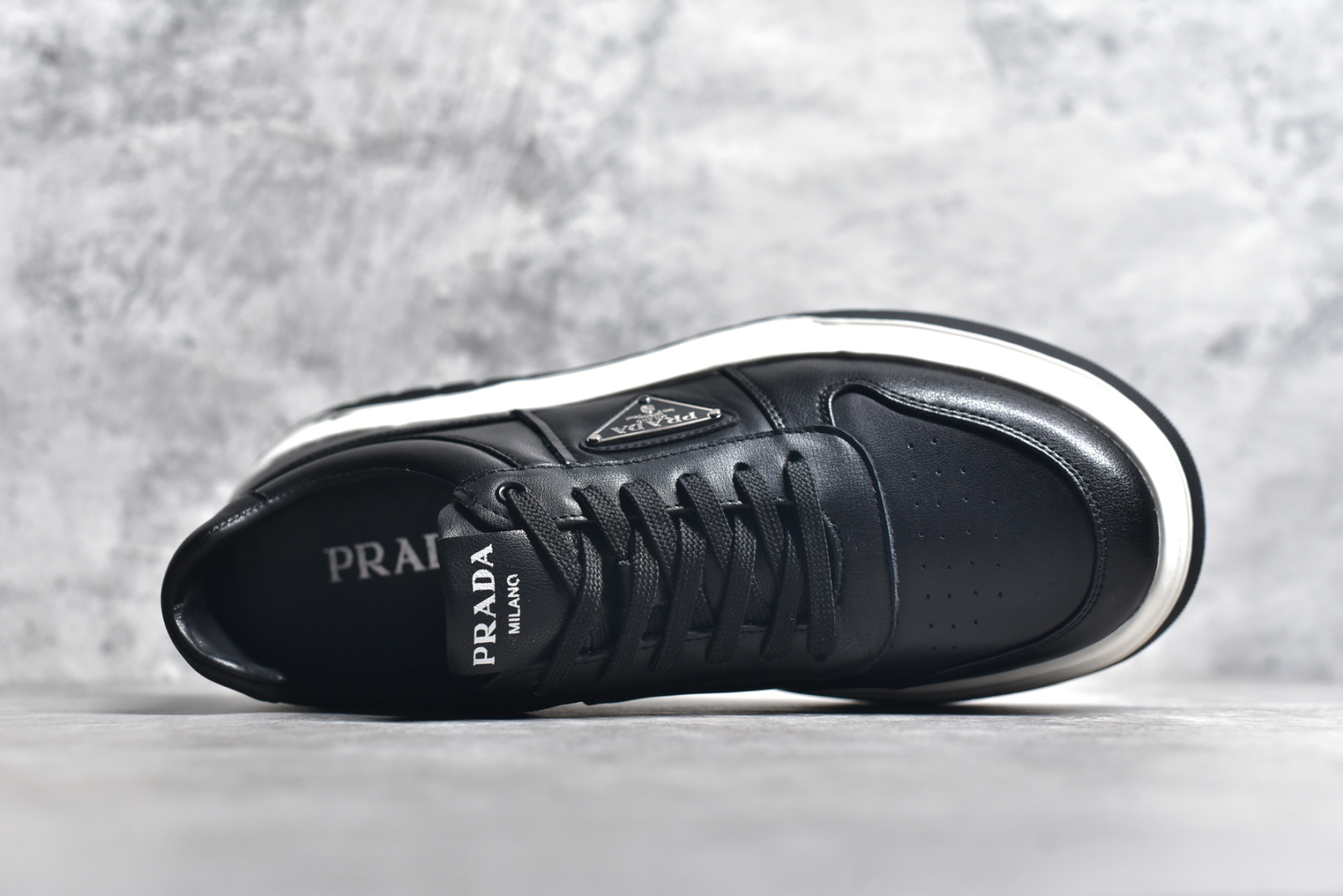 图片[4]-#意大利高奢品牌·普拉达Prada Cloudbust Thunder Low Sneakers 老爹百搭休闲运动男鞋系列 #广东大厂品质 25ss早春新款 专柜同步 Prada Cloudbust Thunder运动鞋设计以雕塑感设计重新演绎PRADA男士风格，独具时尚个性风格。大气个性更潮更抢眼更追求档次，它将颠覆旧念，与您共度时尚潮人必备! 面料采用原版进口小牛皮 牛皮内里垫脚 橡胶发泡大底 轻便防滑耐磨 脚感舒适 款式耐看做工精细 配以简洁利落的鞋楦 彰显男人的果敢和硬朗 尺码：39-44（皮鞋码）-选品中心