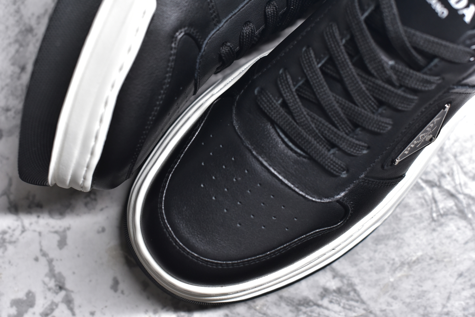 图片[8]-#意大利高奢品牌·普拉达Prada Cloudbust Thunder Low Sneakers 老爹百搭休闲运动男鞋系列 #广东大厂品质 25ss早春新款 专柜同步 Prada Cloudbust Thunder运动鞋设计以雕塑感设计重新演绎PRADA男士风格，独具时尚个性风格。大气个性更潮更抢眼更追求档次，它将颠覆旧念，与您共度时尚潮人必备! 面料采用原版进口小牛皮 牛皮内里垫脚 橡胶发泡大底 轻便防滑耐磨 脚感舒适 款式耐看做工精细 配以简洁利落的鞋楦 彰显男人的果敢和硬朗 尺码：39-44（皮鞋码）-选品中心