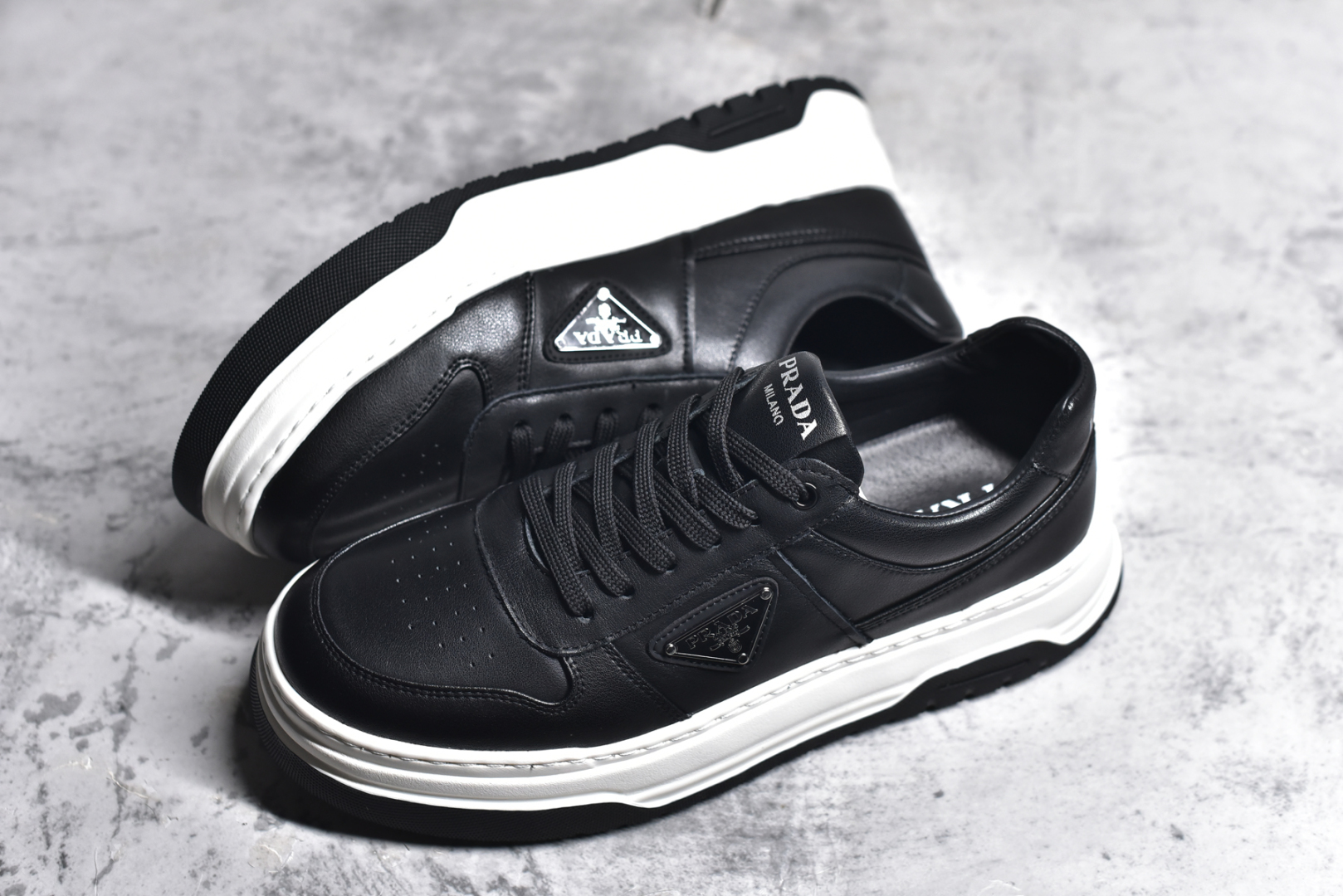 图片[7]-#意大利高奢品牌·普拉达Prada Cloudbust Thunder Low Sneakers 老爹百搭休闲运动男鞋系列 #广东大厂品质 25ss早春新款 专柜同步 Prada Cloudbust Thunder运动鞋设计以雕塑感设计重新演绎PRADA男士风格，独具时尚个性风格。大气个性更潮更抢眼更追求档次，它将颠覆旧念，与您共度时尚潮人必备! 面料采用原版进口小牛皮 牛皮内里垫脚 橡胶发泡大底 轻便防滑耐磨 脚感舒适 款式耐看做工精细 配以简洁利落的鞋楦 彰显男人的果敢和硬朗 尺码：39-44（皮鞋码）-选品中心