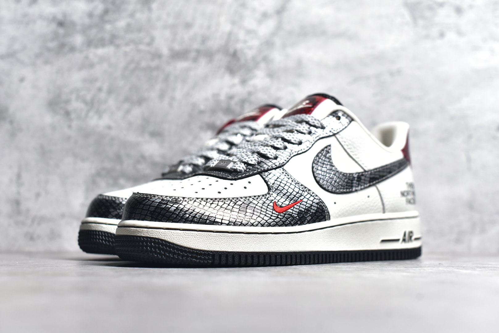 图片[2]-#NK Air Force 1\’07 Low 北面联名蛇年限定 银蛇 空军一号低帮休闲板鞋 CH6336-521 #原楦头原纸板 原装鞋盒 定制五金配件 内置全掌气垫 原厂鞋底 尺码：36 36.5 37.5 38 38.5 39 40 40.5 41 42 42.5 43 44 44.5 45-选品中心