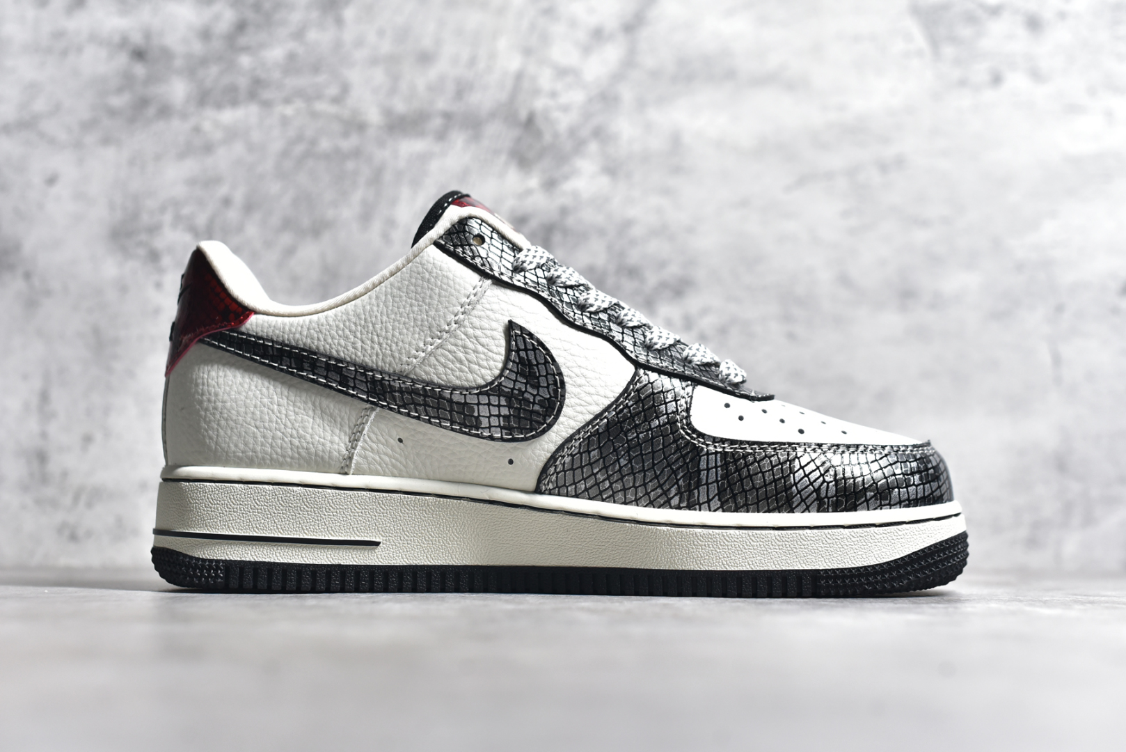图片[3]-#NK Air Force 1\’07 Low 北面联名蛇年限定 银蛇 空军一号低帮休闲板鞋 CH6336-521 #原楦头原纸板 原装鞋盒 定制五金配件 内置全掌气垫 原厂鞋底 尺码：36 36.5 37.5 38 38.5 39 40 40.5 41 42 42.5 43 44 44.5 45-选品中心