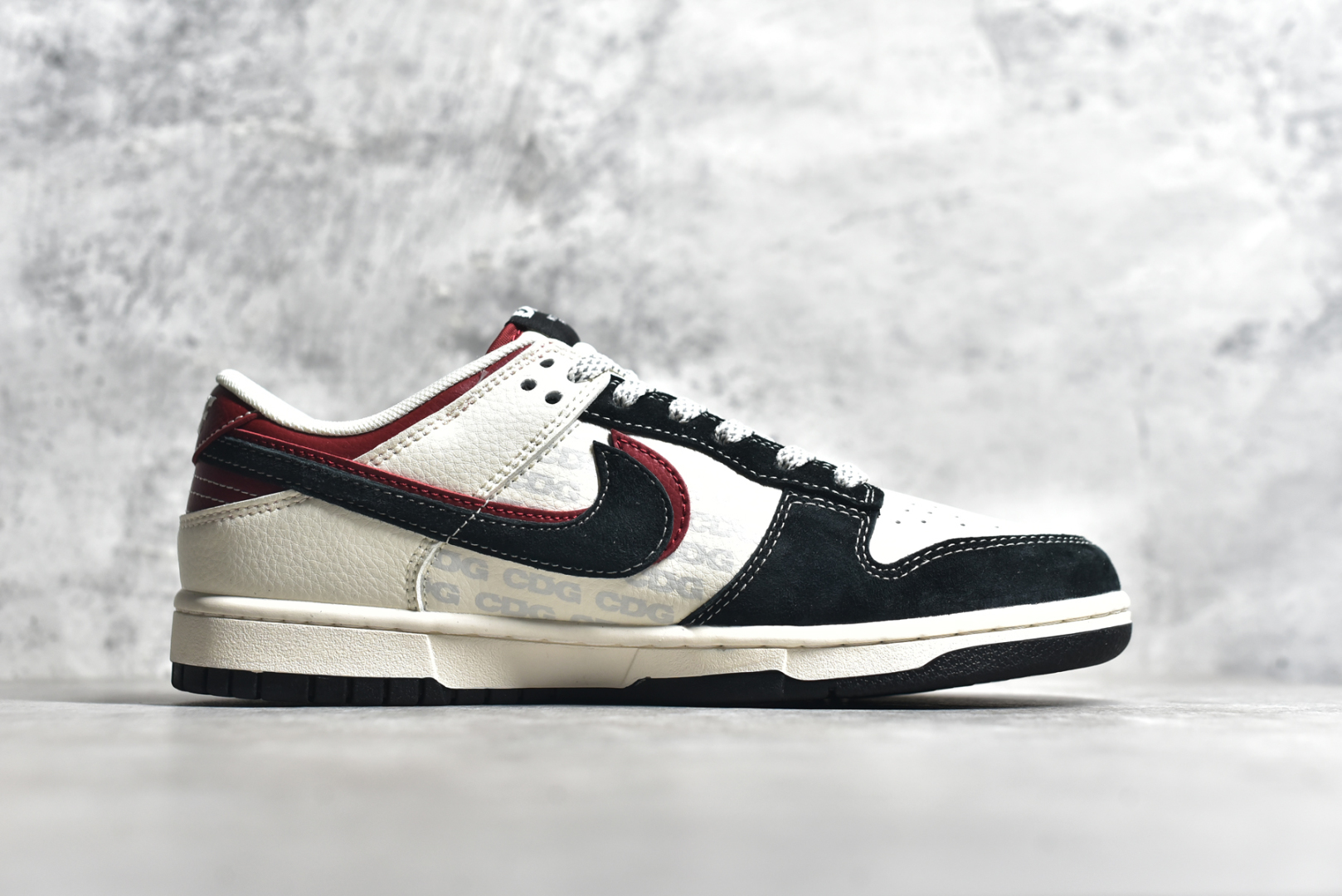 图片[3]-#NK SB Dunk Low 北面联名 猪八黑红勾 周年高端定制 低帮休闲板鞋 DM6868-043 #定制鞋盒 大厂纯原品质出货 超高清洁度 皮料切割干净无任何毛边 细节完美 尺码：36 36.5 37.5 38 38.5 39 40 40.5 41 42 42.5 43 44 44.5 45-选品中心