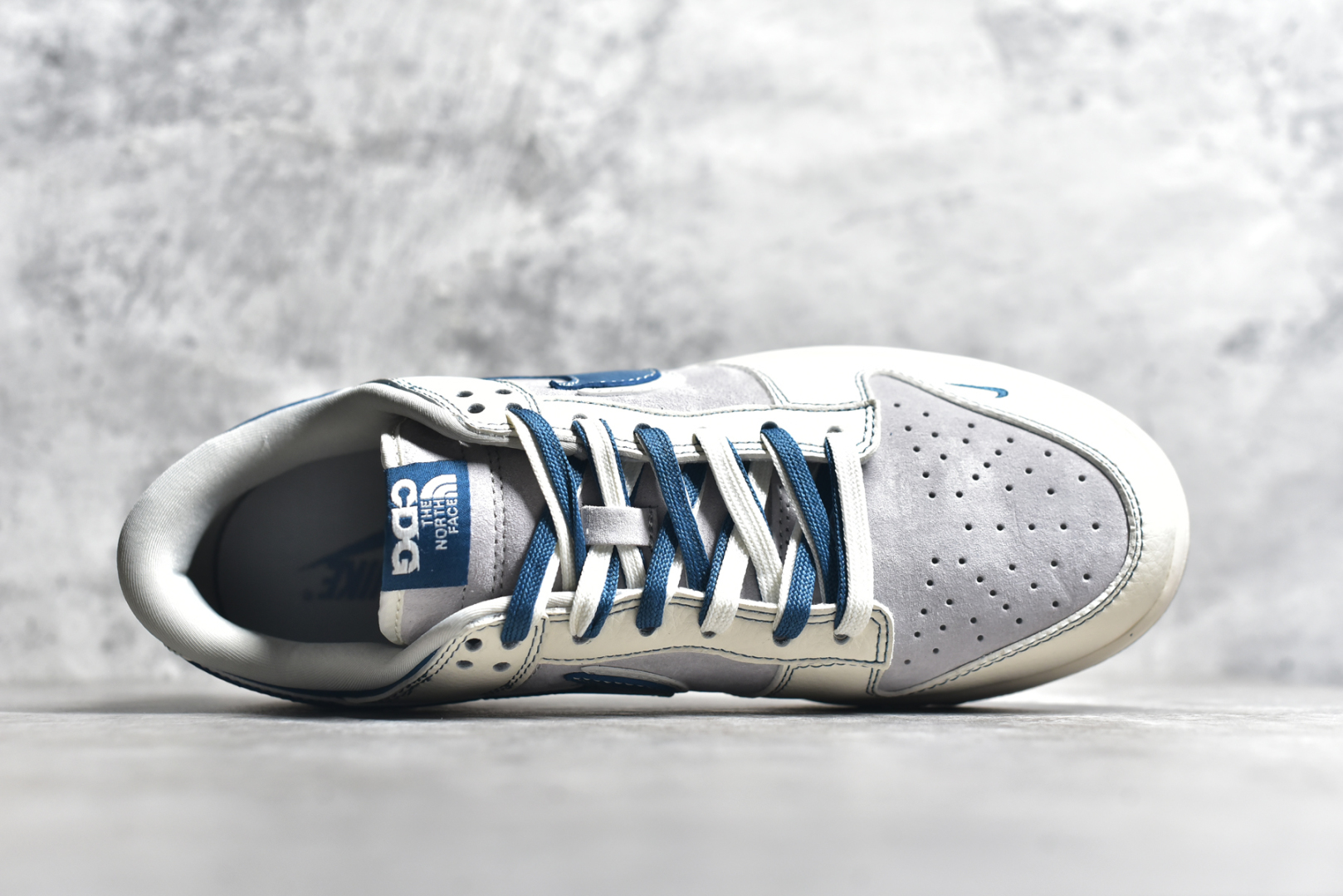 图片[4]-#NK SB Dunk Low 北面联名 猪八蓝灰勾 周年高端定制 低帮休闲板鞋 DM6868-040 #定制鞋盒 大厂纯原品质出货 超高清洁度 皮料切割干净无任何毛边 细节完美 尺码：36 36.5 37.5 38 38.5 39 40 40.5 41 42 42.5 43 44 44.5 45-选品中心