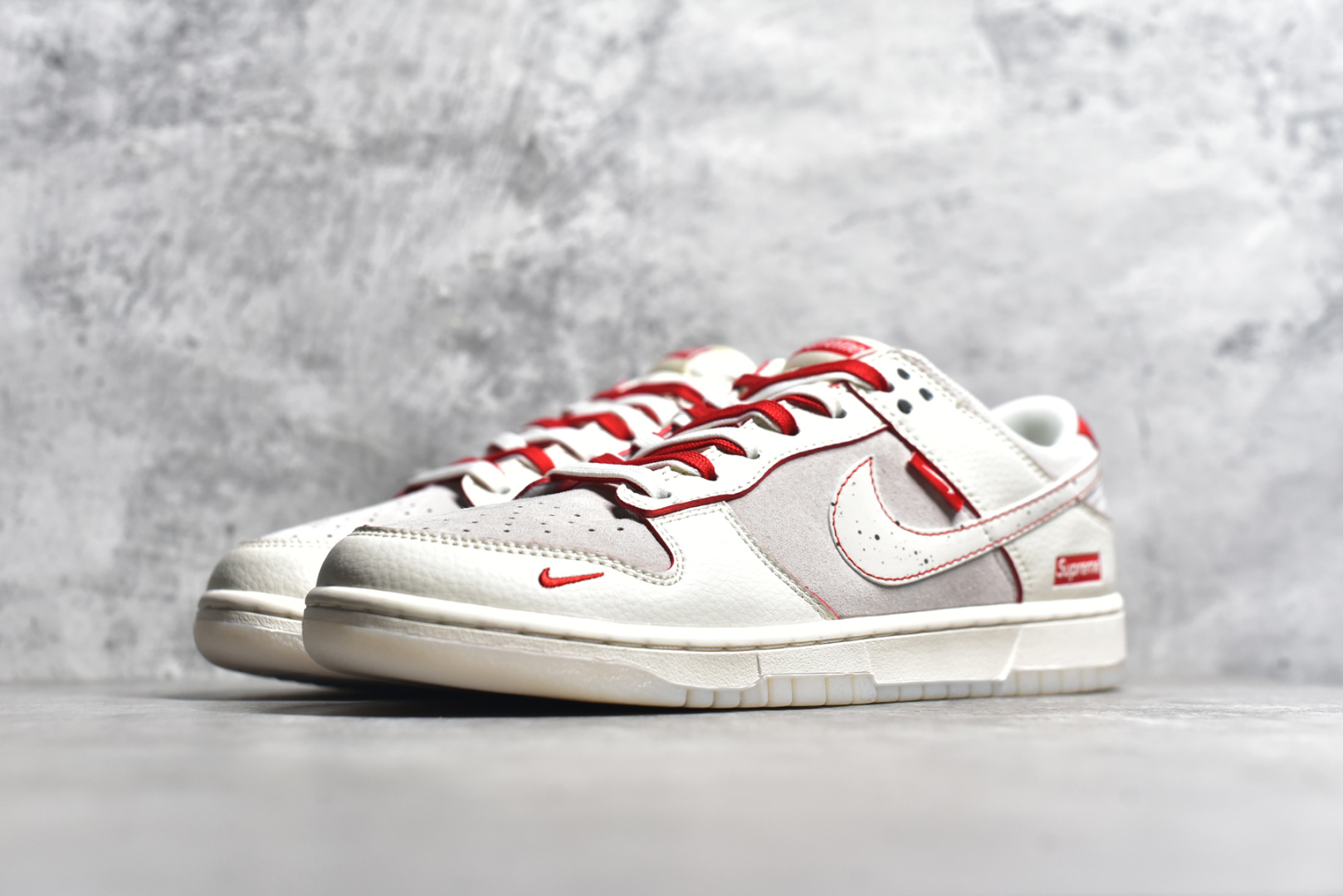 图片[2]-#Nk SB Dunk Low Sup联名 猪八白勾 周年高端定制 低帮休闲板鞋 DM6868-033 #定制鞋盒 大厂纯原品质出货 超高清洁度 皮料切割干净无任何毛边 细节完美 尺码：36 36.5 37.5 38 38.5 39 40 40.5 41 42 42.5 43 44 44.5 45-选品中心