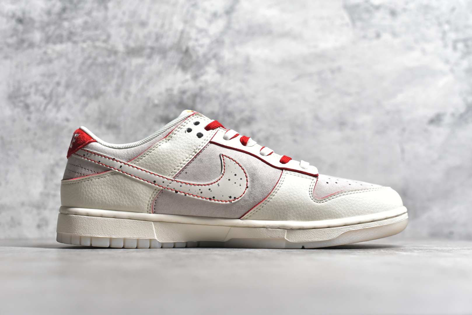 图片[3]-#Nk SB Dunk Low Sup联名 猪八白勾 周年高端定制 低帮休闲板鞋 DM6868-033 #定制鞋盒 大厂纯原品质出货 超高清洁度 皮料切割干净无任何毛边 细节完美 尺码：36 36.5 37.5 38 38.5 39 40 40.5 41 42 42.5 43 44 44.5 45-选品中心
