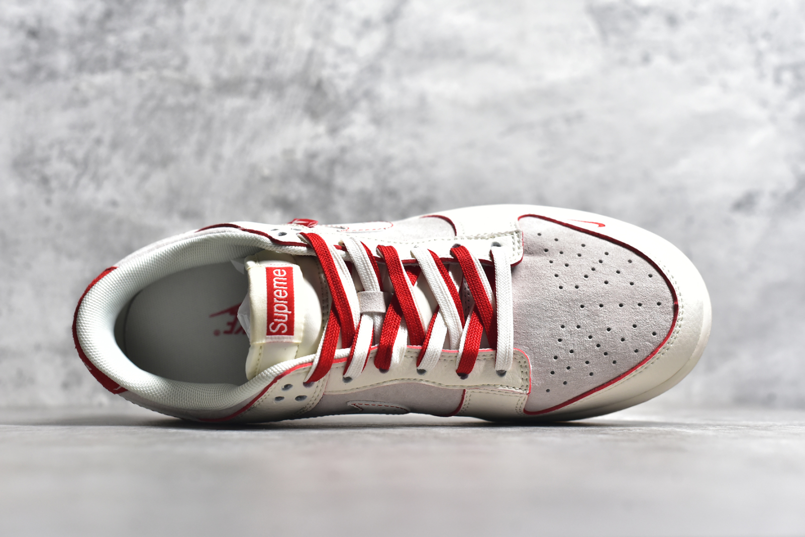 图片[4]-#Nk SB Dunk Low Sup联名 猪八白勾 周年高端定制 低帮休闲板鞋 DM6868-033 #定制鞋盒 大厂纯原品质出货 超高清洁度 皮料切割干净无任何毛边 细节完美 尺码：36 36.5 37.5 38 38.5 39 40 40.5 41 42 42.5 43 44 44.5 45-选品中心
