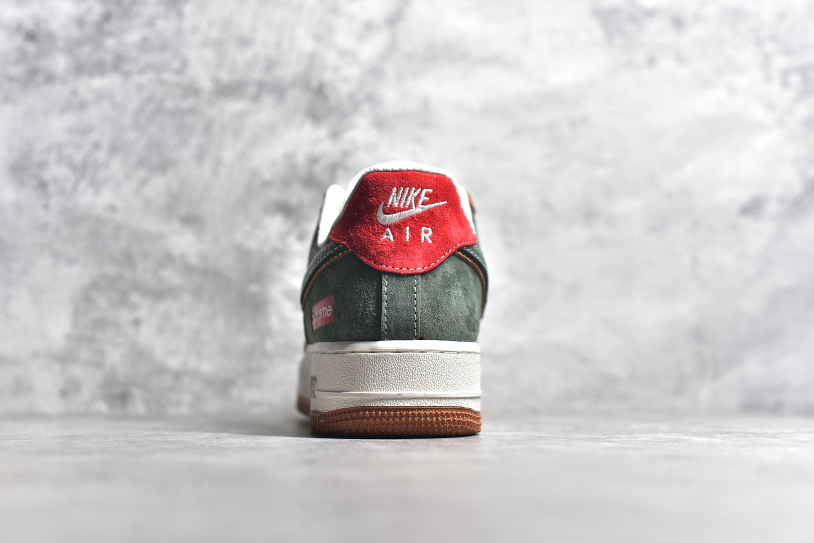 图片[5]-#NK Air Force 1\’07 Low Supreme联名蛇年限定 青棕双勾 空军一号低帮休闲板鞋 DM6688-025 #原楦头原纸板 原装鞋盒 定制五金配件 内置全掌气垫 原厂鞋底 尺码：36 36.5 37.5 38 38.5 39 40 40.5 41 42 42.5 43 44 44.5 45-选品中心