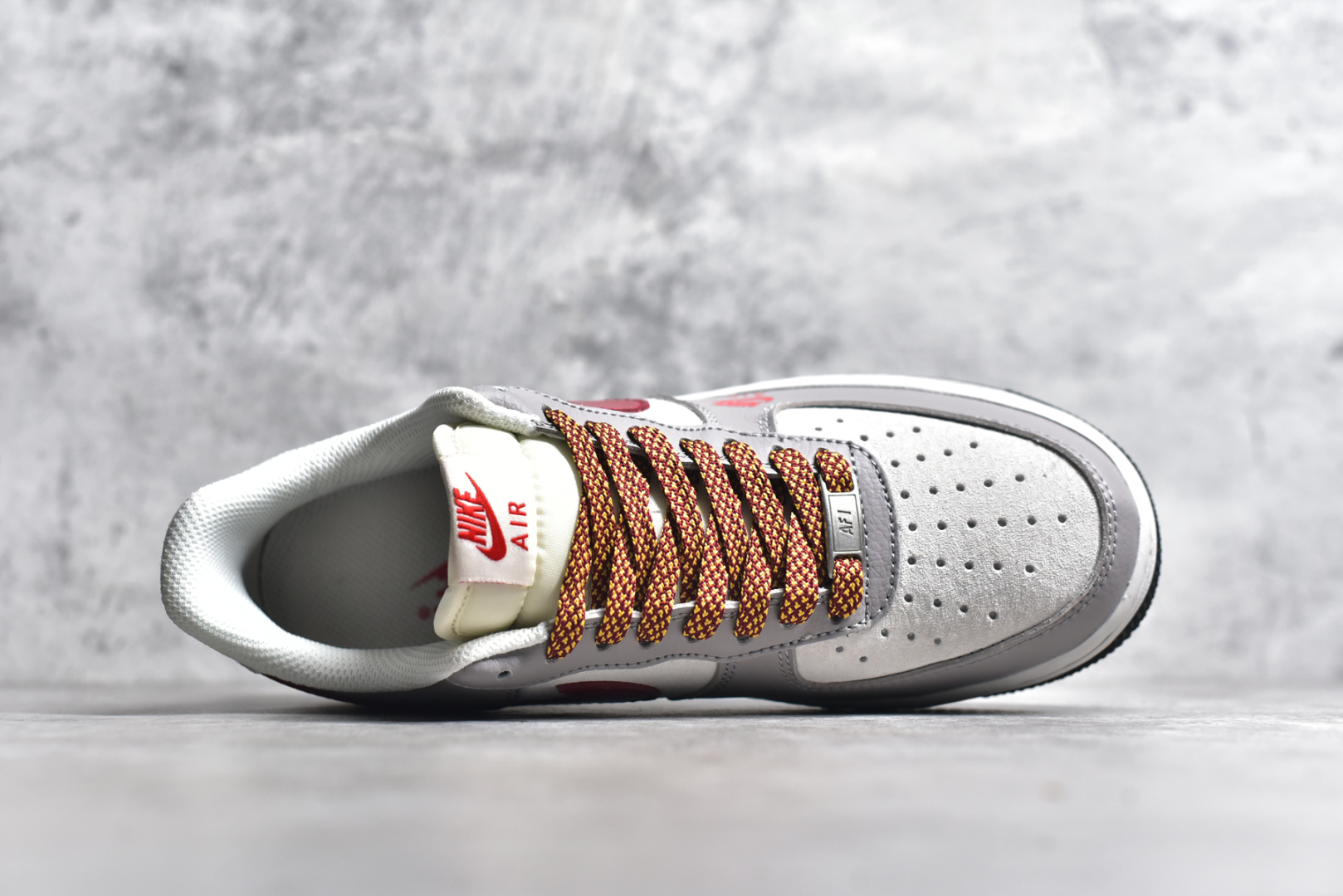 图片[4]-#NK Air Force 1\’07 Low 蛇年限定 米灰红勾 空军一号低帮休闲板鞋 DM6688-029 #原楦头原纸板 原装鞋盒 定制五金配件 内置全掌气垫 原厂鞋底 尺码：36 36.5 37.5 38 38.5 39 40 40.5 41 42 42.5 43 44 44.5 45-选品中心
