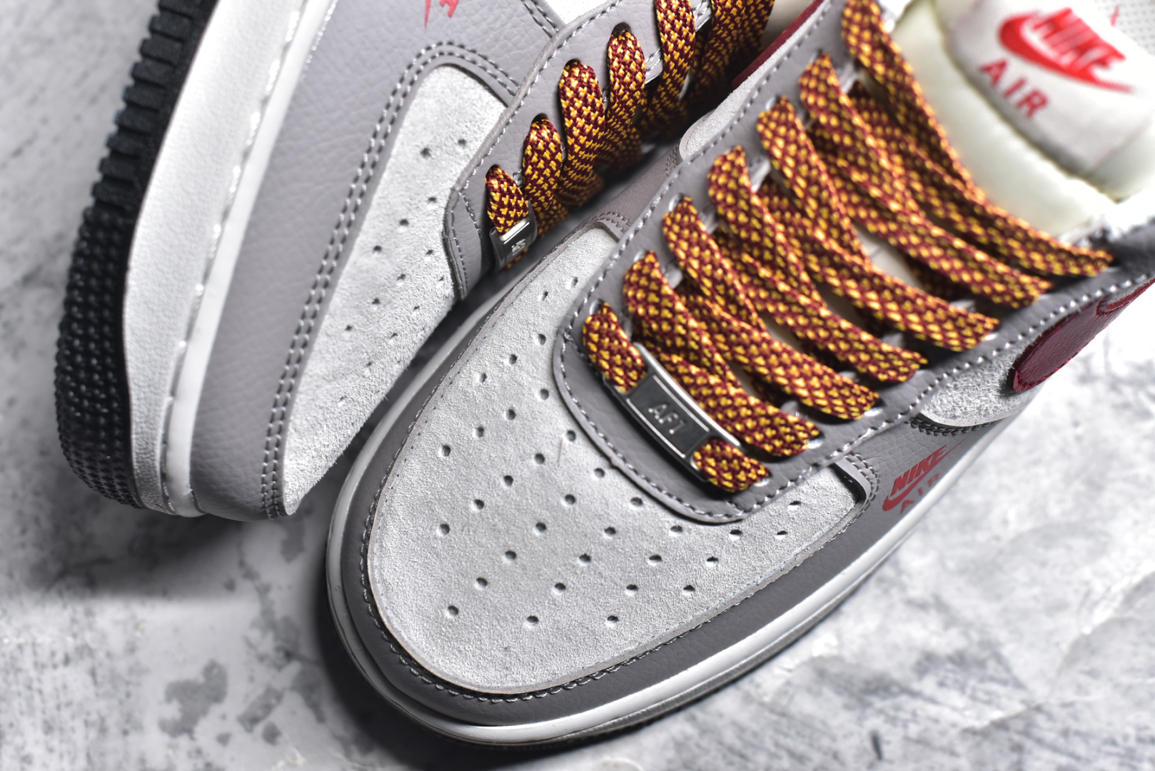 图片[8]-#NK Air Force 1\’07 Low 蛇年限定 米灰红勾 空军一号低帮休闲板鞋 DM6688-029 #原楦头原纸板 原装鞋盒 定制五金配件 内置全掌气垫 原厂鞋底 尺码：36 36.5 37.5 38 38.5 39 40 40.5 41 42 42.5 43 44 44.5 45-选品中心