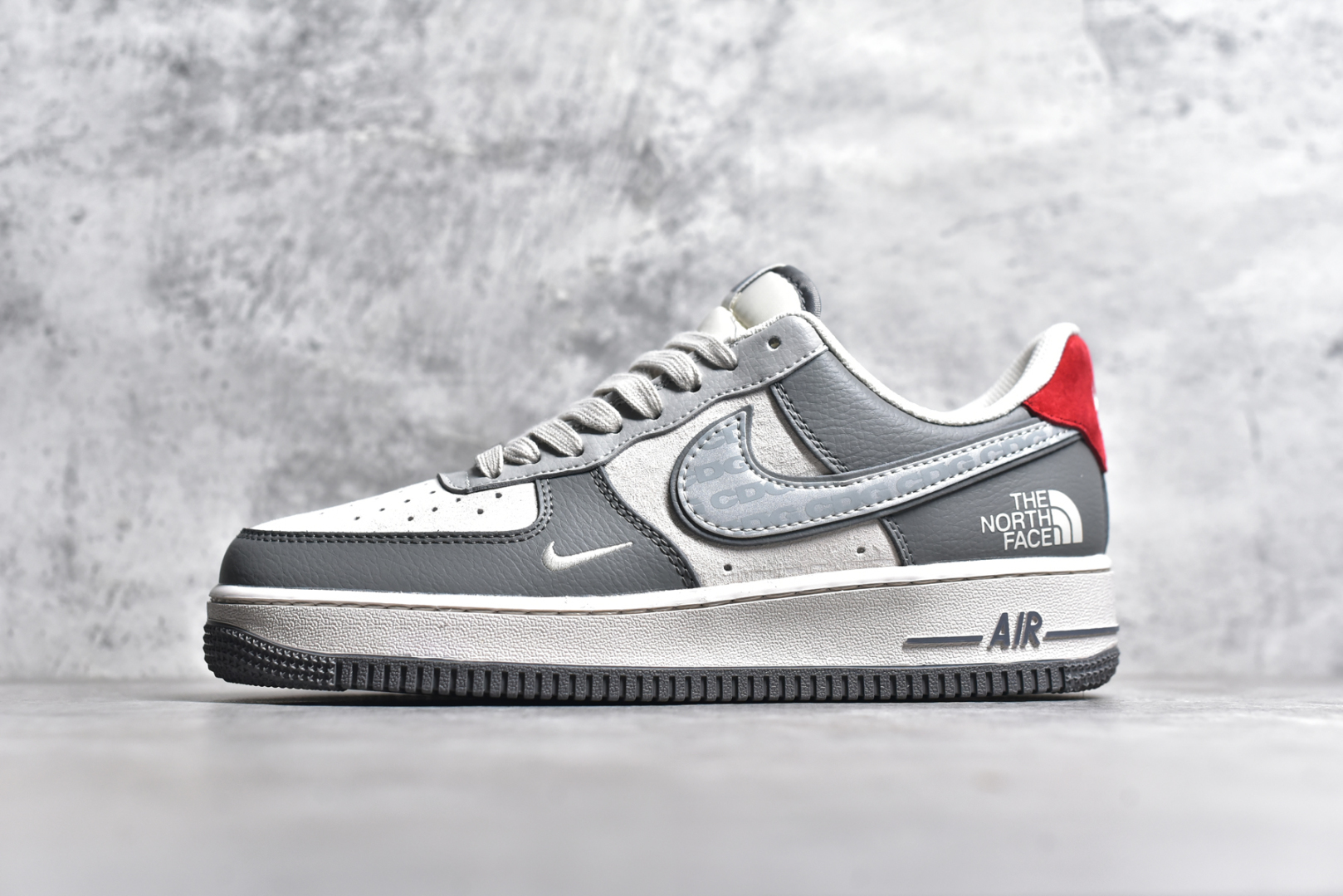 #NK Air Force 1\’07 Low 北面联名 CDG米灰 空军一号低帮休闲板鞋 DM6688-050 #原楦头原纸板 原装鞋盒 定制五金配件 内置全掌气垫 原厂鞋底 尺码：36 36.5 37.5 38 38.5 39 40 40.5 41 42 42.5 43 44 44.5 45-选品中心