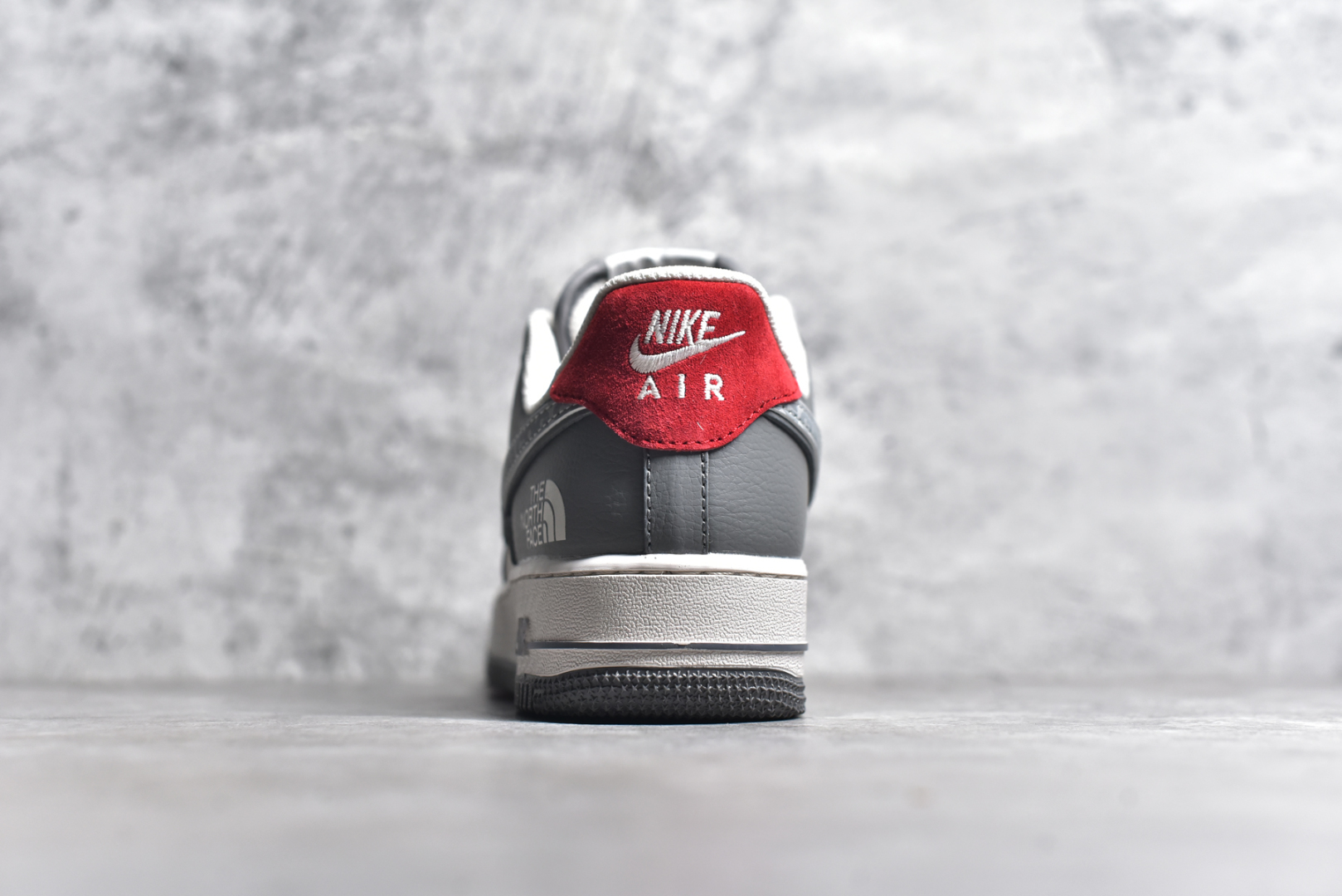 图片[5]-#NK Air Force 1\’07 Low 北面联名 CDG米灰 空军一号低帮休闲板鞋 DM6688-050 #原楦头原纸板 原装鞋盒 定制五金配件 内置全掌气垫 原厂鞋底 尺码：36 36.5 37.5 38 38.5 39 40 40.5 41 42 42.5 43 44 44.5 45-选品中心