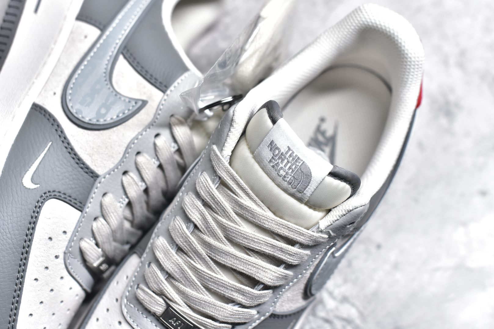 图片[9]-#NK Air Force 1\’07 Low 北面联名 CDG米灰 空军一号低帮休闲板鞋 DM6688-050 #原楦头原纸板 原装鞋盒 定制五金配件 内置全掌气垫 原厂鞋底 尺码：36 36.5 37.5 38 38.5 39 40 40.5 41 42 42.5 43 44 44.5 45-选品中心