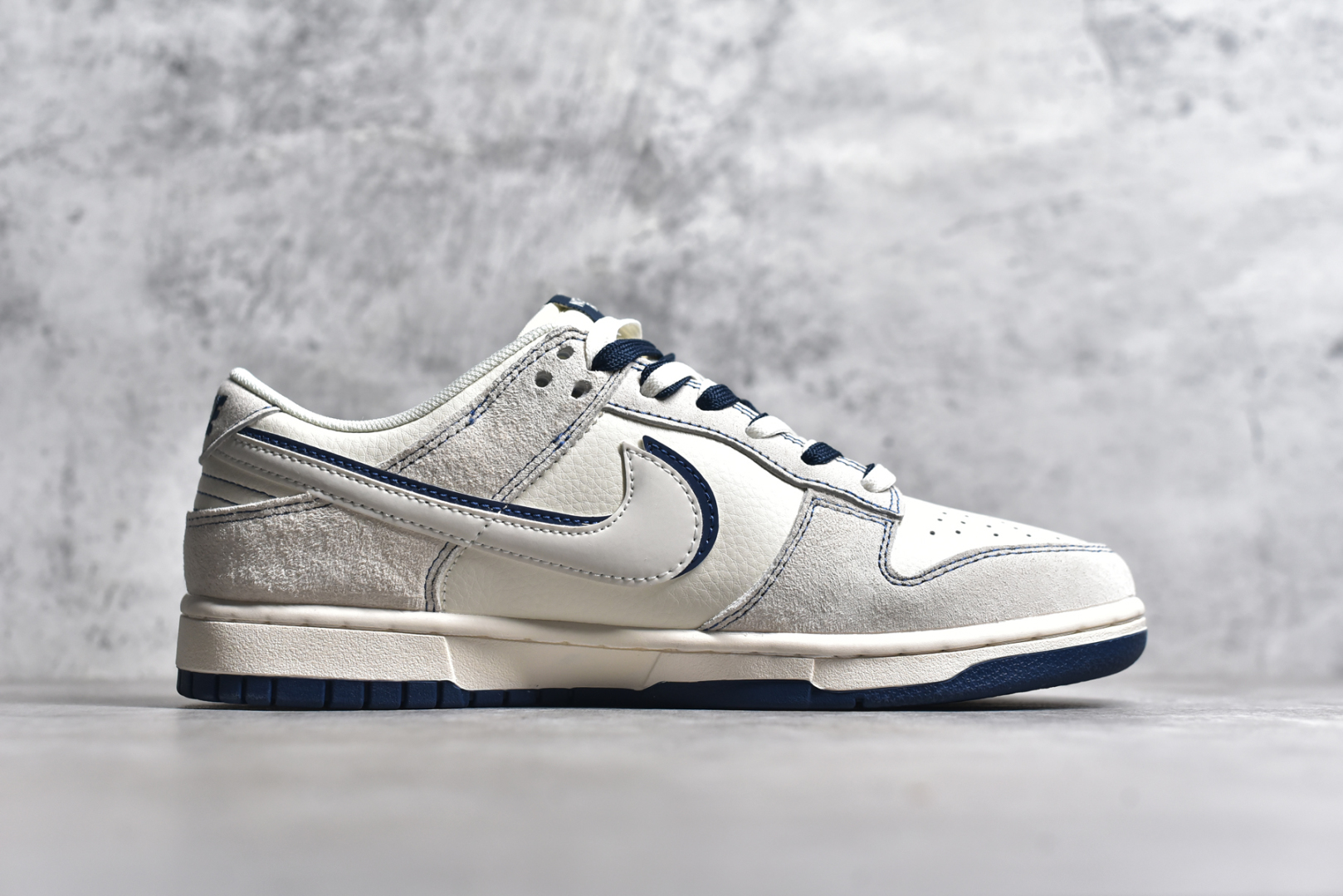 图片[3]-#NK SB Dunk Low 北面联名 猪八白蓝勾 周年高端定制 低帮休闲板鞋 DM6868-023 #定制鞋盒 大厂纯原品质出货 超高清洁度 皮料切割干净无任何毛边 细节完美 尺码：36 36.5 37.5 38 38.5 39 40 40.5 41 42 42.5 43 44 44.5 45-选品中心
