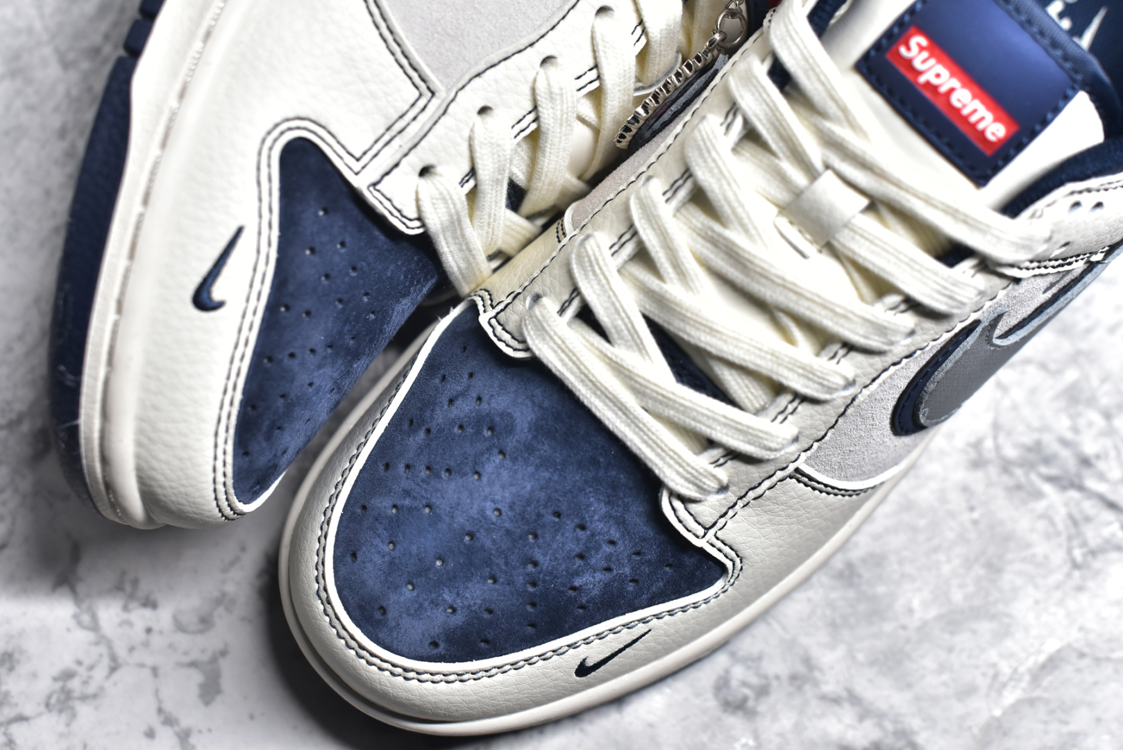 图片[8]-#Nk SB Dunk Low Sup联名 暗纹银蓝勾 周年高端定制 低帮休闲板鞋 DM6868-044 #定制鞋盒 大厂纯原品质出货 超高清洁度 皮料切割干净无任何毛边 细节完美 尺码：36 36.5 37.5 38 38.5 39 40 40.5 41 42 42.5 43 44 44.5 45-选品中心