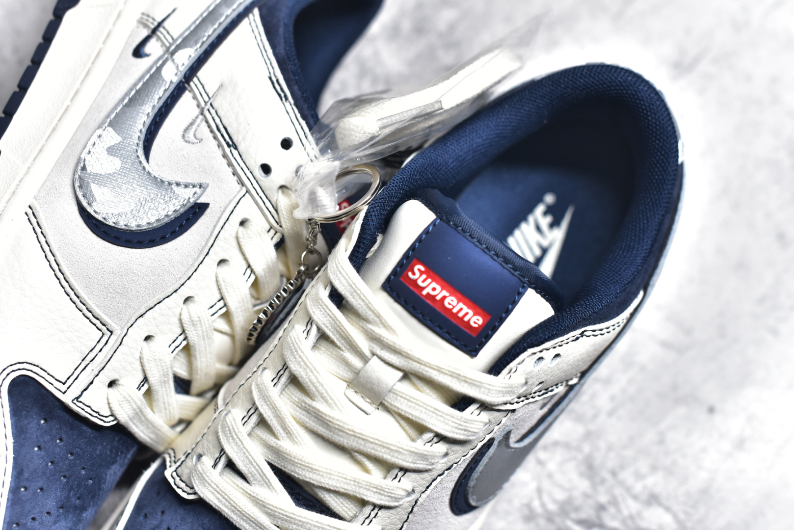 图片[9]-#Nk SB Dunk Low Sup联名 暗纹银蓝勾 周年高端定制 低帮休闲板鞋 DM6868-044 #定制鞋盒 大厂纯原品质出货 超高清洁度 皮料切割干净无任何毛边 细节完美 尺码：36 36.5 37.5 38 38.5 39 40 40.5 41 42 42.5 43 44 44.5 45-选品中心
