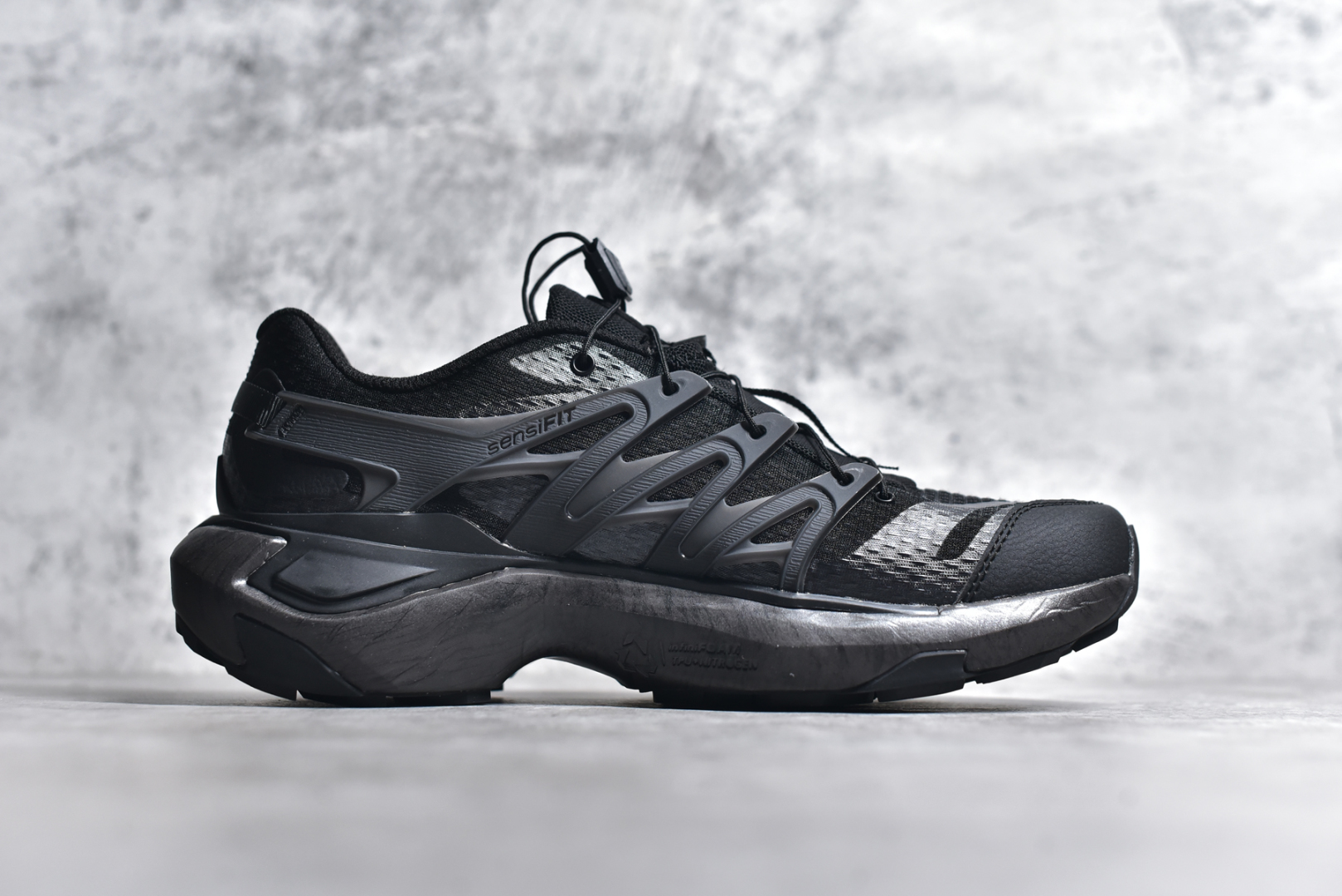 图片[3]-#SALOMON XT PU.RE ADVANCED 萨洛蒙潮流越野机能户外功能鞋 纯原外贸平台特供订单 耗时半年巨作 全套原纸板楦头开发 原厂特供网布配套加持 确保原汁原味 完美呈现版型 原档数据独家私模五层组合大底 男女鞋同步官方开发至46.5 原装Ortholite轻量化鞋垫 中底布带钢印编号 原厂TPU锁扣 进口港宝加持 后跟自然饱满 还原公司包裹性 基于 SALOMON 初代 XT 鞋身造型并搭载 4D ADVANCED CHASSIS™ 大底打造而成 为这款 XT-QUEST 带来了多项足部控制与保护等功能性 如在运动过程中控制左右晃动的过程而提高稳定性、改善长途越野过程中足中到足尖的过渡、提高感知岩石的精确度以抵抗尖锐物体对脚底的伤害以及采用动态缓冲来增强穿着舒适感 从而减轻疲劳感 使 XT-QUEST 成为一双舒适且安全的户外之履 尺码：36 36.5 37.5 38 38.5 39 40 40.5 41 42 42.5 43 44 44.5 45 46 46.5-选品中心