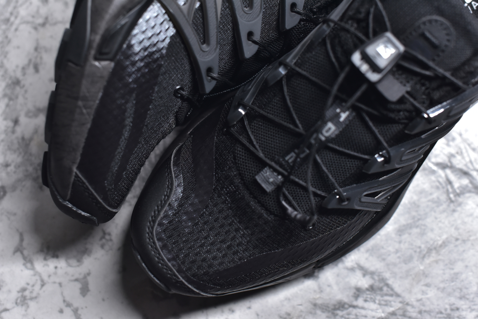图片[8]-#SALOMON XT PU.RE ADVANCED 萨洛蒙潮流越野机能户外功能鞋 纯原外贸平台特供订单 耗时半年巨作 全套原纸板楦头开发 原厂特供网布配套加持 确保原汁原味 完美呈现版型 原档数据独家私模五层组合大底 男女鞋同步官方开发至46.5 原装Ortholite轻量化鞋垫 中底布带钢印编号 原厂TPU锁扣 进口港宝加持 后跟自然饱满 还原公司包裹性 基于 SALOMON 初代 XT 鞋身造型并搭载 4D ADVANCED CHASSIS™ 大底打造而成 为这款 XT-QUEST 带来了多项足部控制与保护等功能性 如在运动过程中控制左右晃动的过程而提高稳定性、改善长途越野过程中足中到足尖的过渡、提高感知岩石的精确度以抵抗尖锐物体对脚底的伤害以及采用动态缓冲来增强穿着舒适感 从而减轻疲劳感 使 XT-QUEST 成为一双舒适且安全的户外之履 尺码：36 36.5 37.5 38 38.5 39 40 40.5 41 42 42.5 43 44 44.5 45 46 46.5-选品中心