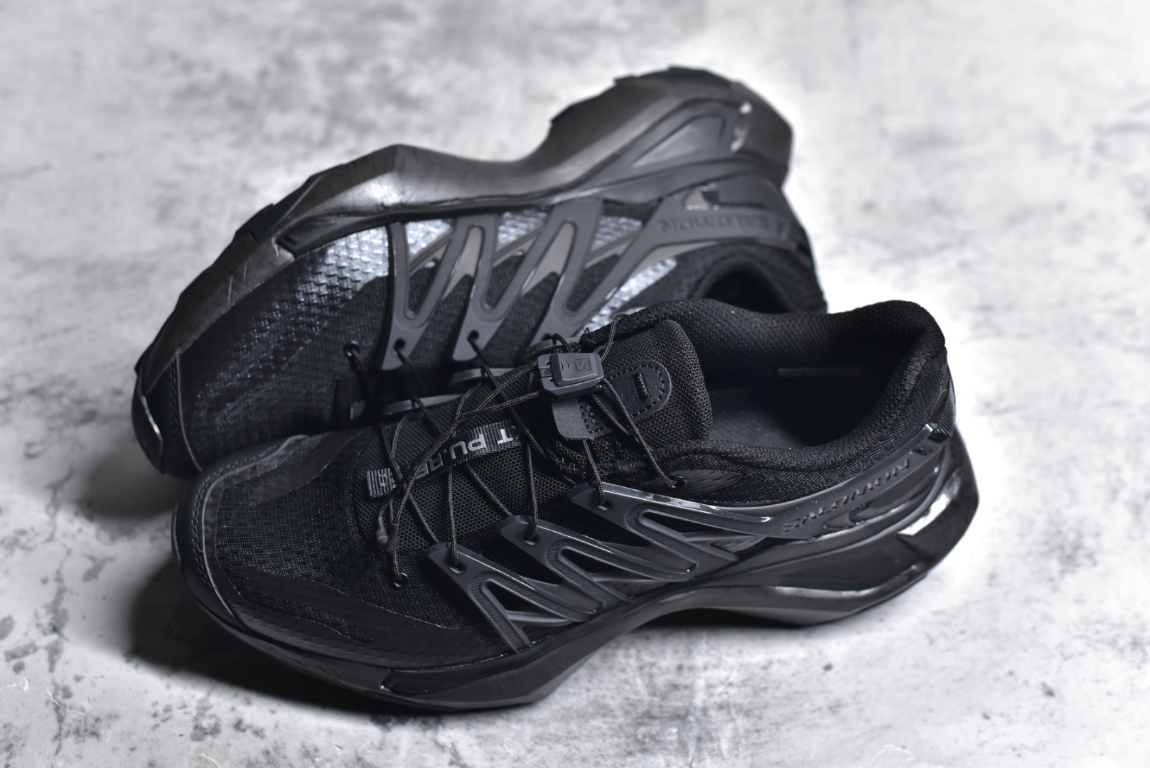 图片[7]-#SALOMON XT PU.RE ADVANCED 萨洛蒙潮流越野机能户外功能鞋 纯原外贸平台特供订单 耗时半年巨作 全套原纸板楦头开发 原厂特供网布配套加持 确保原汁原味 完美呈现版型 原档数据独家私模五层组合大底 男女鞋同步官方开发至46.5 原装Ortholite轻量化鞋垫 中底布带钢印编号 原厂TPU锁扣 进口港宝加持 后跟自然饱满 还原公司包裹性 基于 SALOMON 初代 XT 鞋身造型并搭载 4D ADVANCED CHASSIS™ 大底打造而成 为这款 XT-QUEST 带来了多项足部控制与保护等功能性 如在运动过程中控制左右晃动的过程而提高稳定性、改善长途越野过程中足中到足尖的过渡、提高感知岩石的精确度以抵抗尖锐物体对脚底的伤害以及采用动态缓冲来增强穿着舒适感 从而减轻疲劳感 使 XT-QUEST 成为一双舒适且安全的户外之履 尺码：36 36.5 37.5 38 38.5 39 40 40.5 41 42 42.5 43 44 44.5 45 46 46.5-选品中心