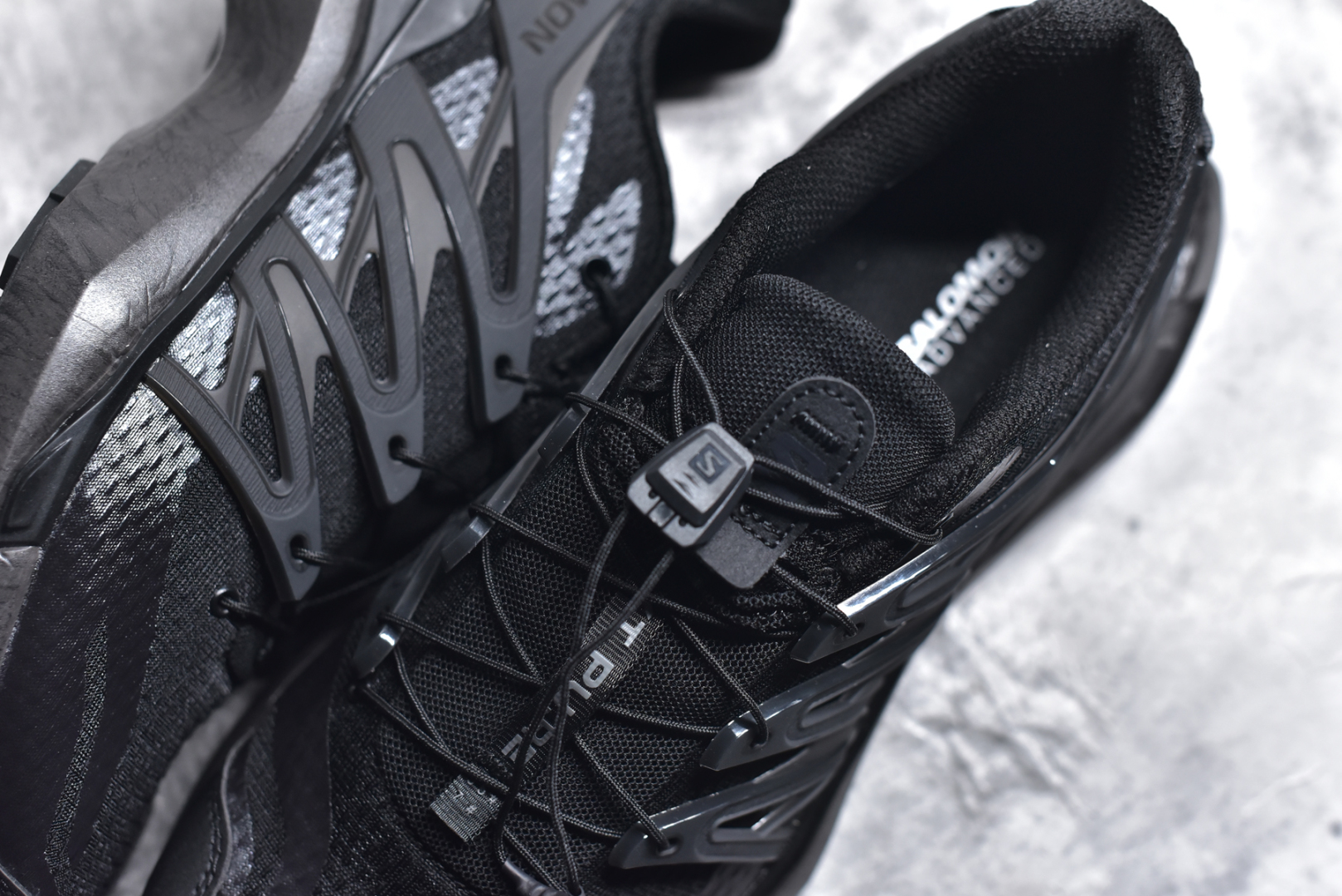 图片[9]-#SALOMON XT PU.RE ADVANCED 萨洛蒙潮流越野机能户外功能鞋 纯原外贸平台特供订单 耗时半年巨作 全套原纸板楦头开发 原厂特供网布配套加持 确保原汁原味 完美呈现版型 原档数据独家私模五层组合大底 男女鞋同步官方开发至46.5 原装Ortholite轻量化鞋垫 中底布带钢印编号 原厂TPU锁扣 进口港宝加持 后跟自然饱满 还原公司包裹性 基于 SALOMON 初代 XT 鞋身造型并搭载 4D ADVANCED CHASSIS™ 大底打造而成 为这款 XT-QUEST 带来了多项足部控制与保护等功能性 如在运动过程中控制左右晃动的过程而提高稳定性、改善长途越野过程中足中到足尖的过渡、提高感知岩石的精确度以抵抗尖锐物体对脚底的伤害以及采用动态缓冲来增强穿着舒适感 从而减轻疲劳感 使 XT-QUEST 成为一双舒适且安全的户外之履 尺码：36 36.5 37.5 38 38.5 39 40 40.5 41 42 42.5 43 44 44.5 45 46 46.5-选品中心