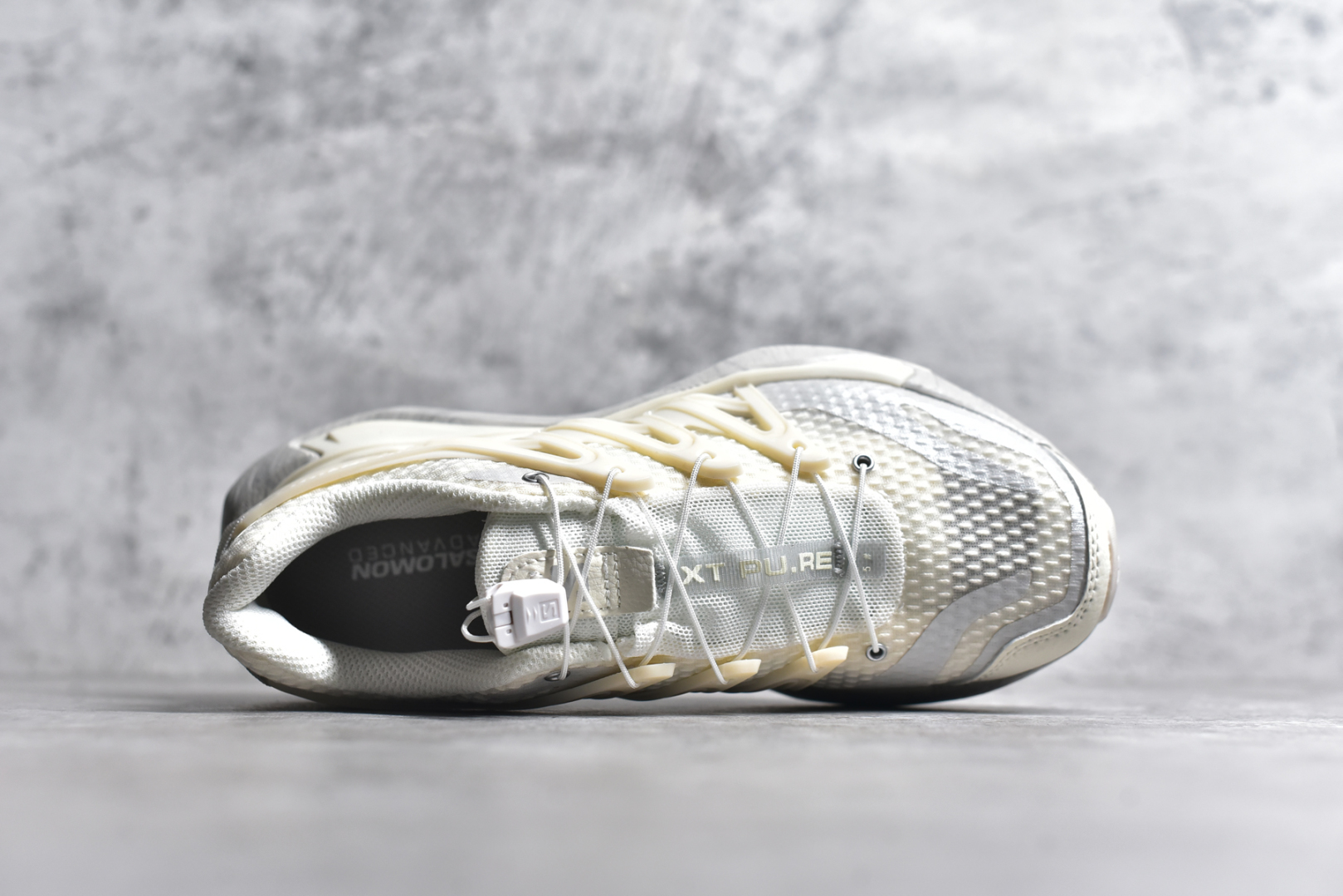 图片[4]-#SALOMON XT PU.RE ADVANCED 萨洛蒙潮流越野机能户外功能鞋 纯原外贸平台特供订单 耗时半年巨作 全套原纸板楦头开发 原厂特供网布配套加持 确保原汁原味 完美呈现版型 原档数据独家私模五层组合大底 男女鞋同步官方开发至46.5 原装Ortholite轻量化鞋垫 中底布带钢印编号 原厂TPU锁扣 进口港宝加持 后跟自然饱满 还原公司包裹性 基于 SALOMON 初代 XT 鞋身造型并搭载 4D ADVANCED CHASSIS™ 大底打造而成 为这款 XT-QUEST 带来了多项足部控制与保护等功能性 如在运动过程中控制左右晃动的过程而提高稳定性、改善长途越野过程中足中到足尖的过渡、提高感知岩石的精确度以抵抗尖锐物体对脚底的伤害以及采用动态缓冲来增强穿着舒适感 从而减轻疲劳感 使 XT-QUEST 成为一双舒适且安全的户外之履 尺码：36 36.5 37.5 38 38.5 39 40 40.5 41 42 42.5 43 44 44.5 45 46 46.5-选品中心