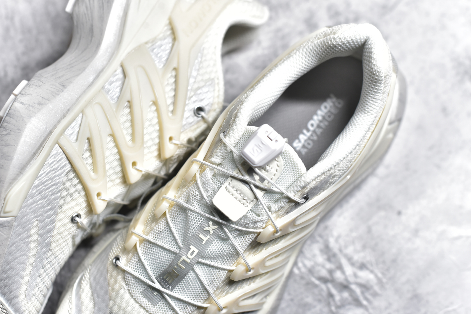 图片[9]-#SALOMON XT PU.RE ADVANCED 萨洛蒙潮流越野机能户外功能鞋 纯原外贸平台特供订单 耗时半年巨作 全套原纸板楦头开发 原厂特供网布配套加持 确保原汁原味 完美呈现版型 原档数据独家私模五层组合大底 男女鞋同步官方开发至46.5 原装Ortholite轻量化鞋垫 中底布带钢印编号 原厂TPU锁扣 进口港宝加持 后跟自然饱满 还原公司包裹性 基于 SALOMON 初代 XT 鞋身造型并搭载 4D ADVANCED CHASSIS™ 大底打造而成 为这款 XT-QUEST 带来了多项足部控制与保护等功能性 如在运动过程中控制左右晃动的过程而提高稳定性、改善长途越野过程中足中到足尖的过渡、提高感知岩石的精确度以抵抗尖锐物体对脚底的伤害以及采用动态缓冲来增强穿着舒适感 从而减轻疲劳感 使 XT-QUEST 成为一双舒适且安全的户外之履 尺码：36 36.5 37.5 38 38.5 39 40 40.5 41 42 42.5 43 44 44.5 45 46 46.5-选品中心